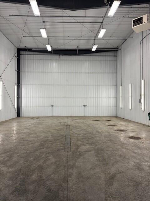 1101 Main St W Property Photo 16