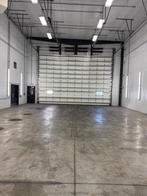 1101 Main St W Property Photo 17