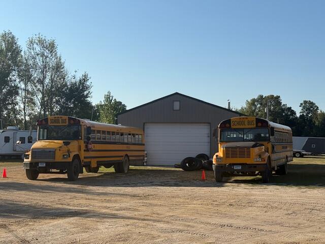 23115 Old Bridge Rd Property Photo 3