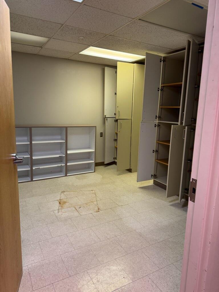 2500 Broadway N Property Photo 14