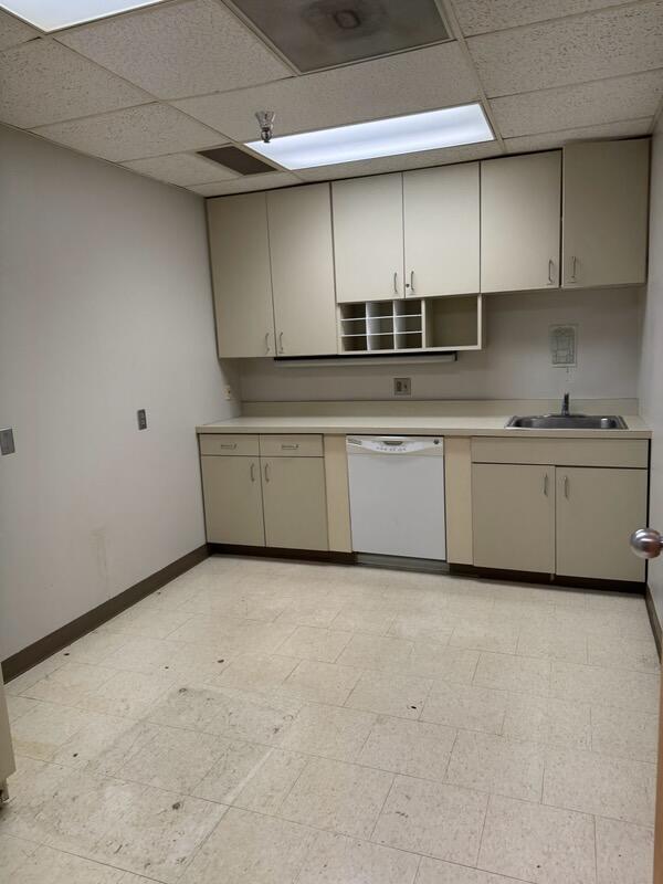 2500 Broadway N Property Photo 20