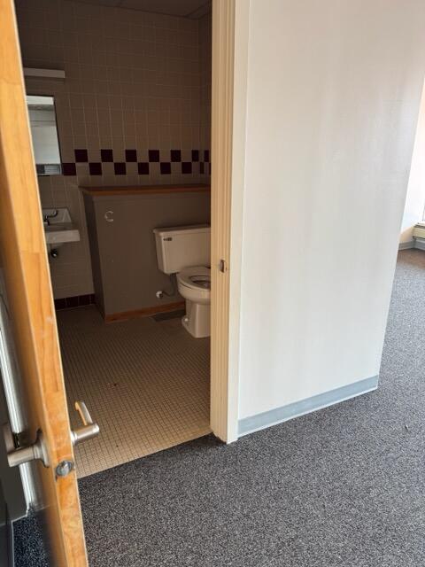 2500 Broadway N Property Photo 28