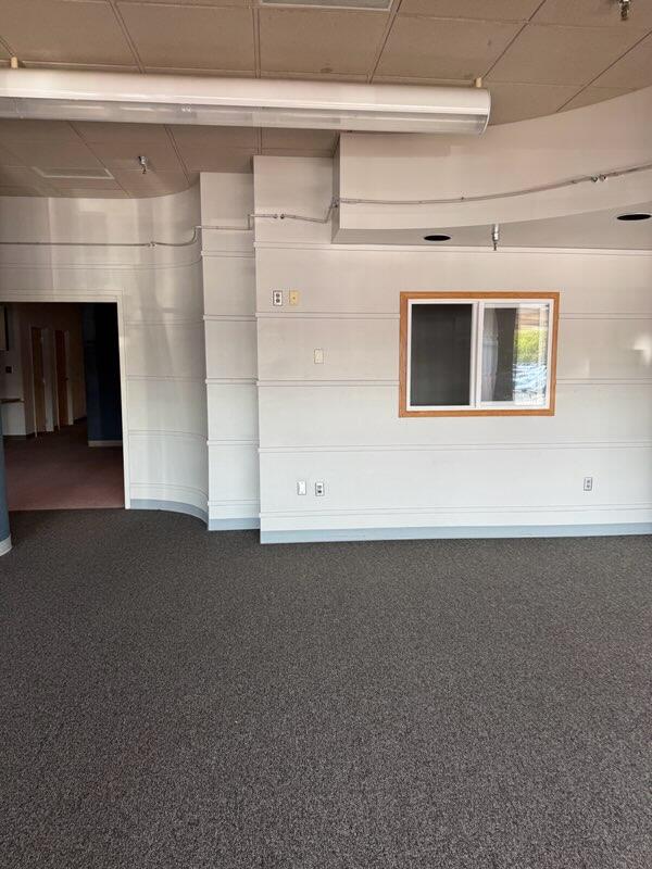 2500 Broadway N Property Photo 32