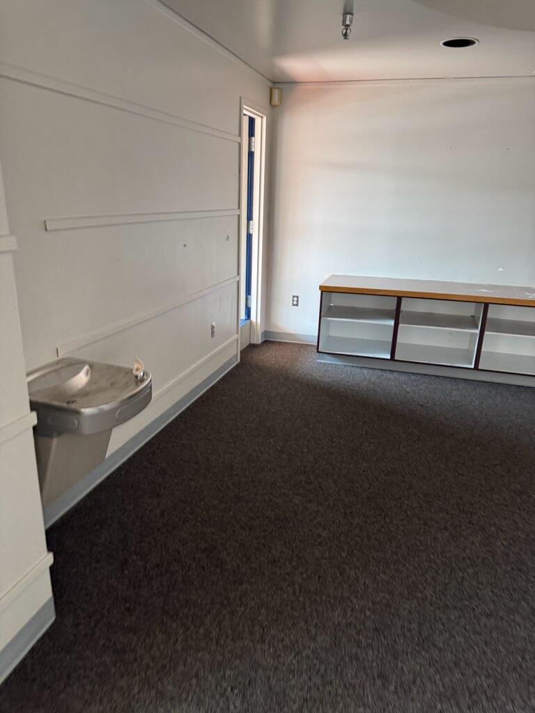 2500 Broadway N Property Photo 35