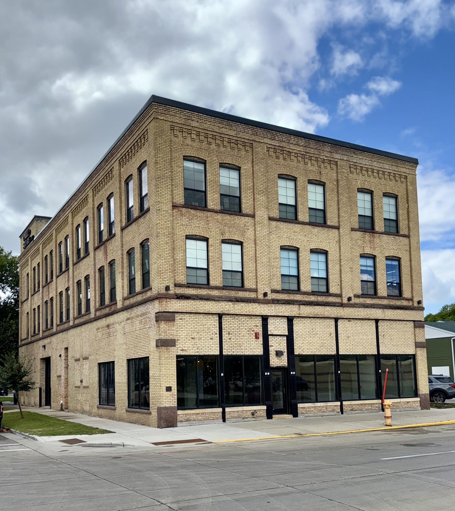 301 N 3rd St Property Photo 2