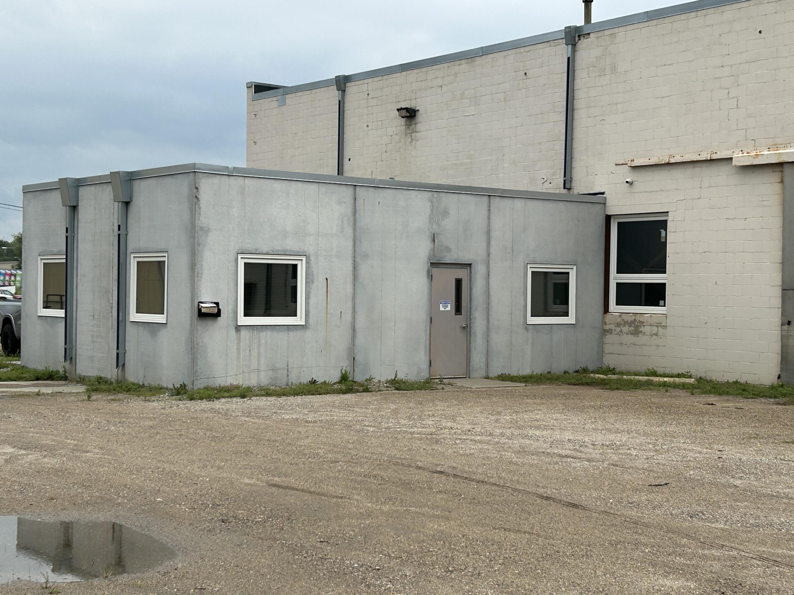 11 23rd St N Property Photo 6