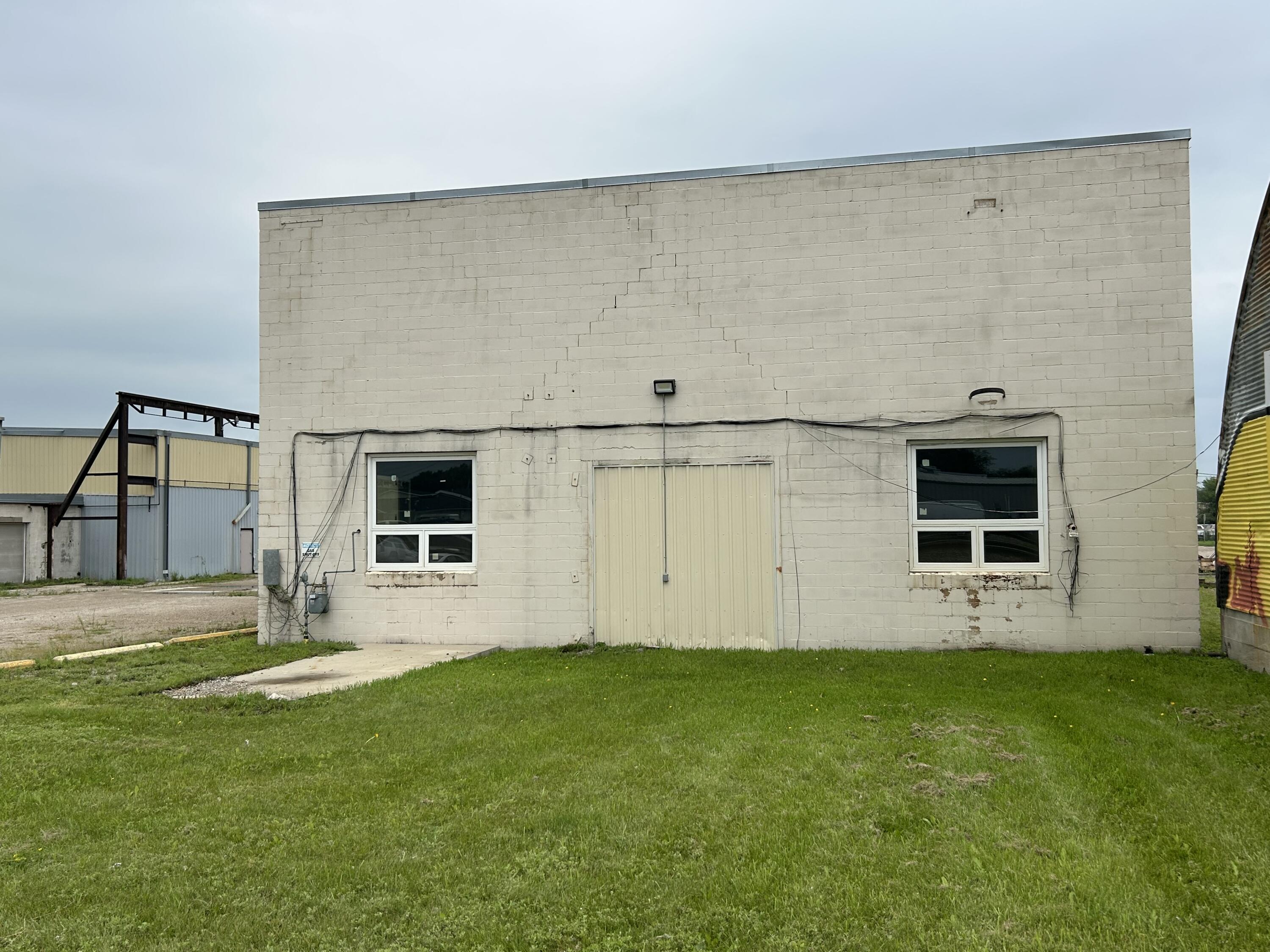 11 23rd St N Property Photo 9