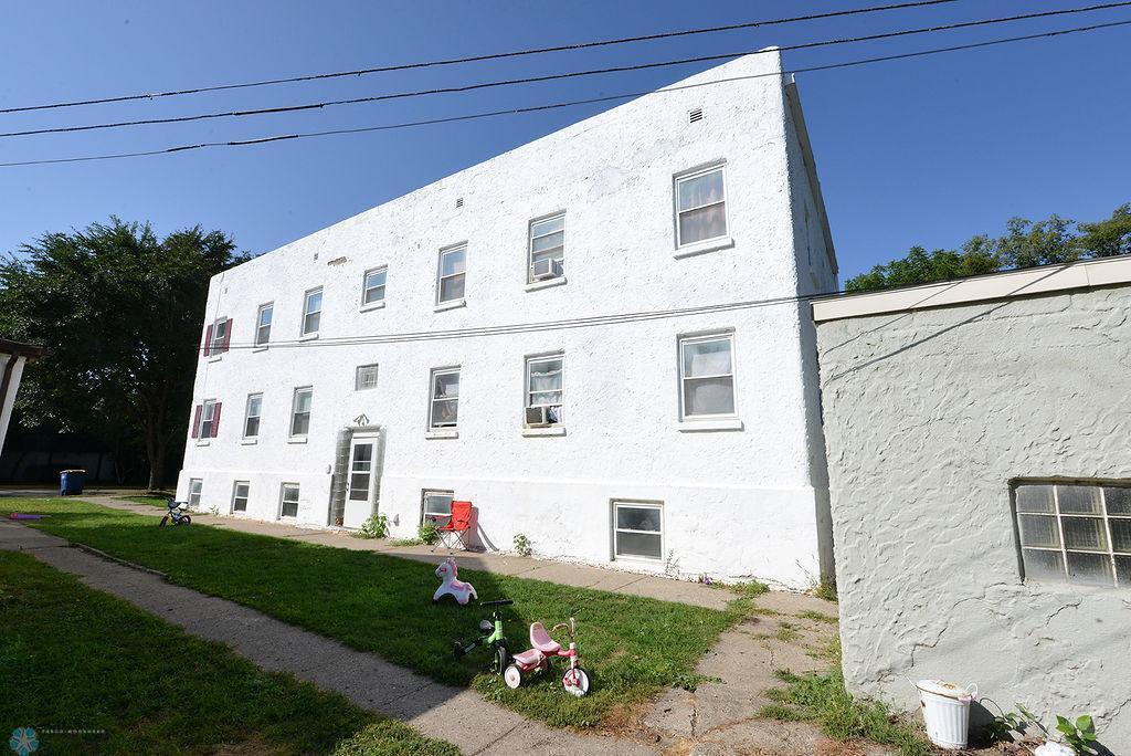 442 2nd St Ne Property Photo 3