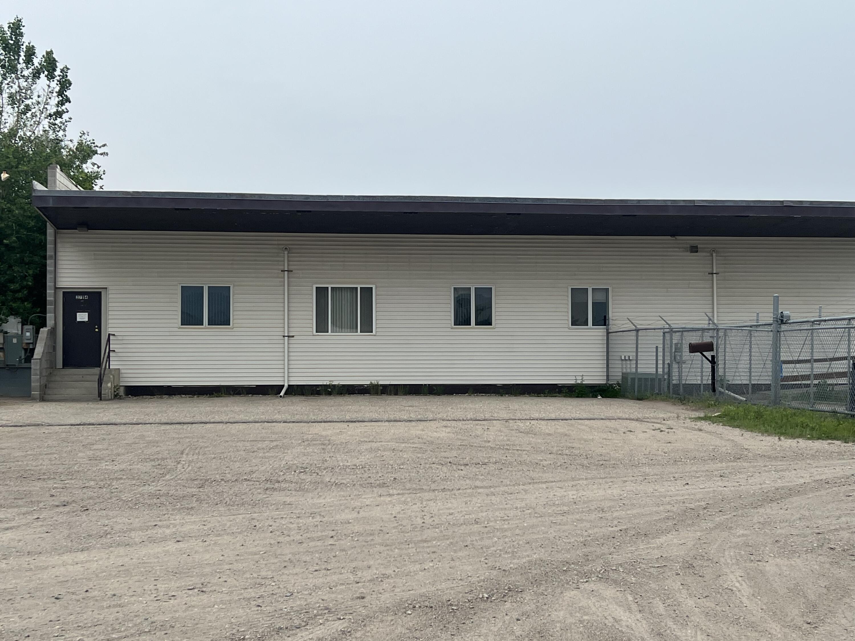 2714 B Main Avenue Property Photo 3