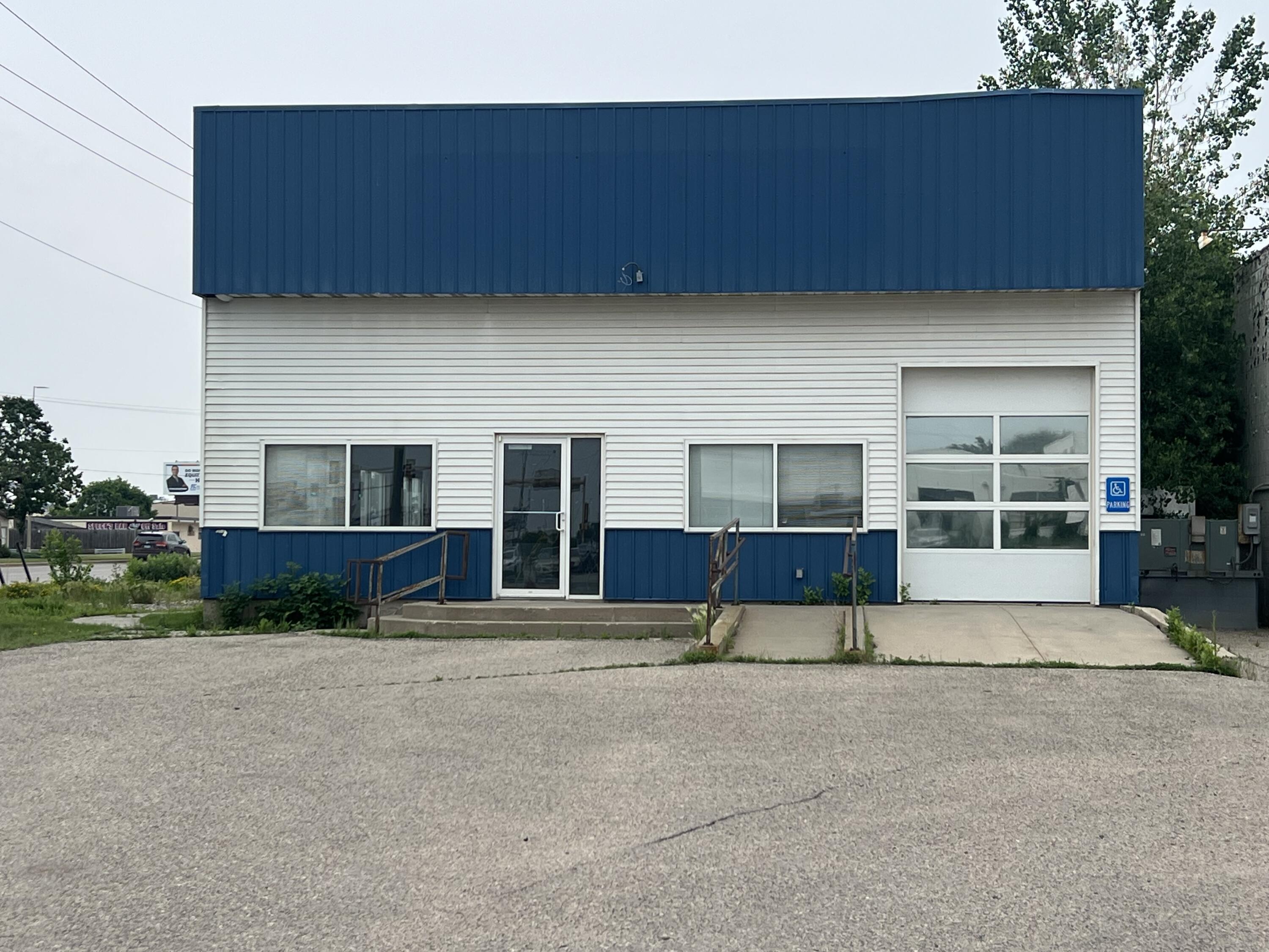 2714 A Main Avenue Property Photo 3