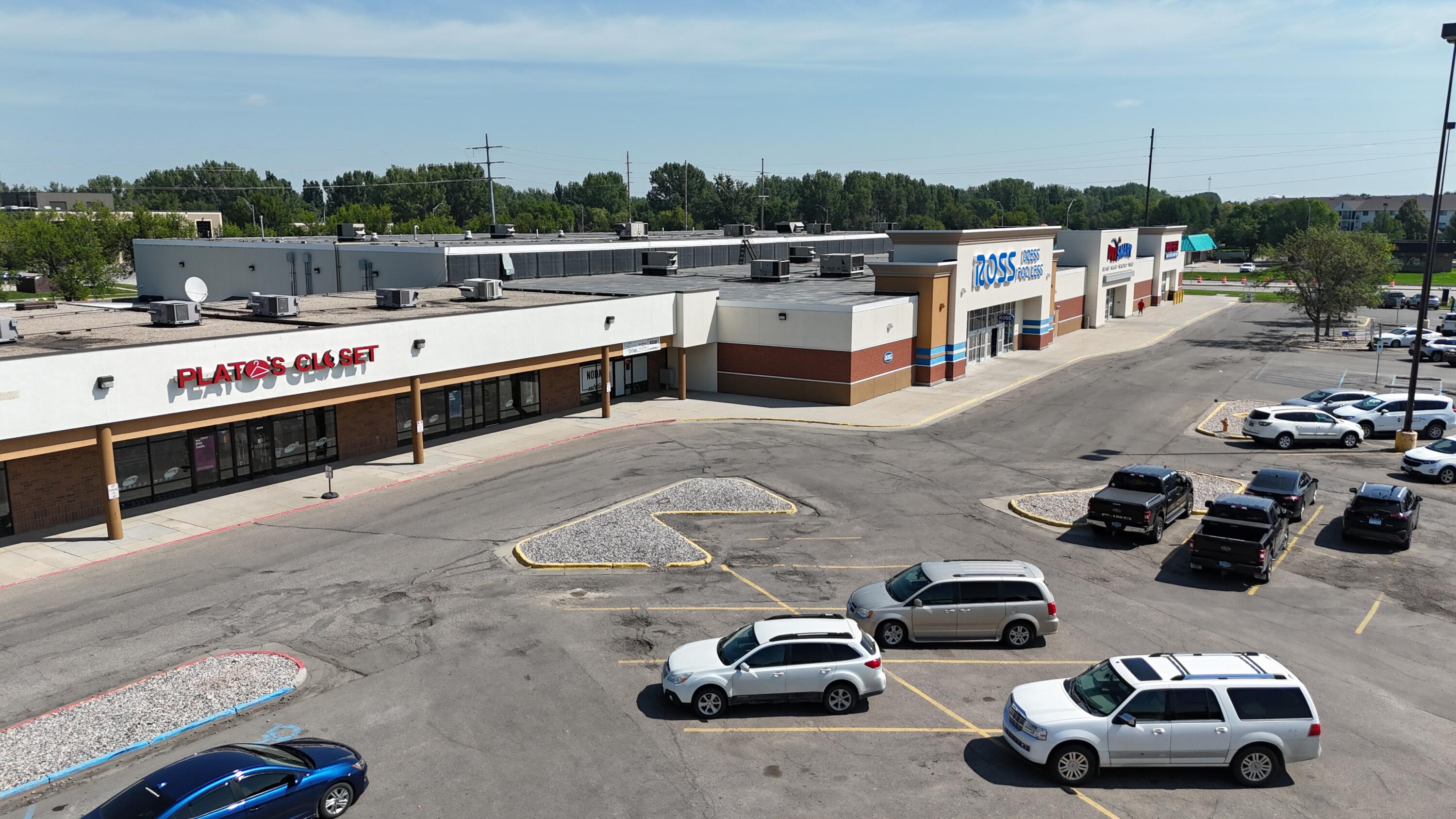 2500 S Columbia Rd Property Photo 2