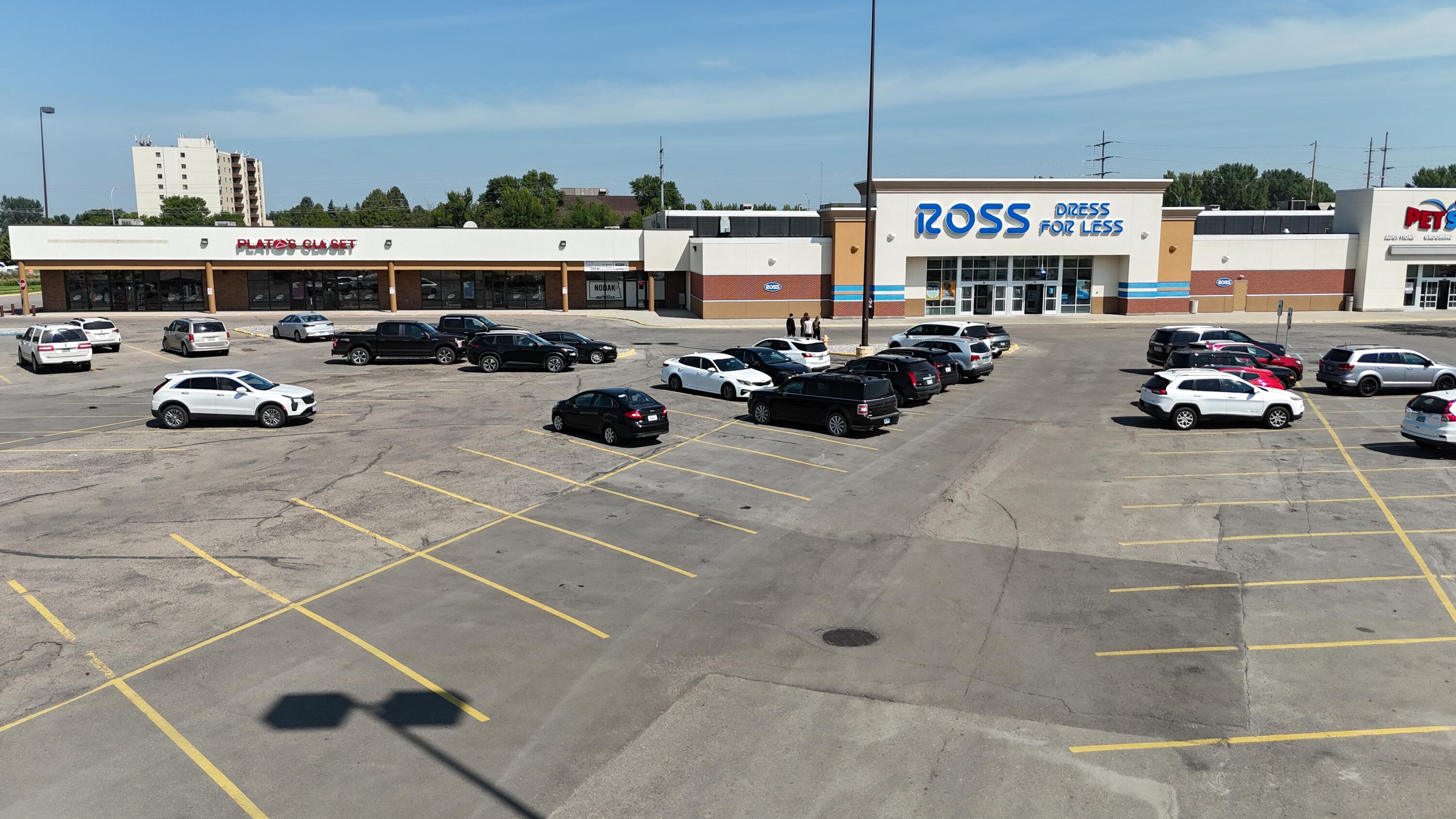 2500 S Columbia Rd Property Photo 3