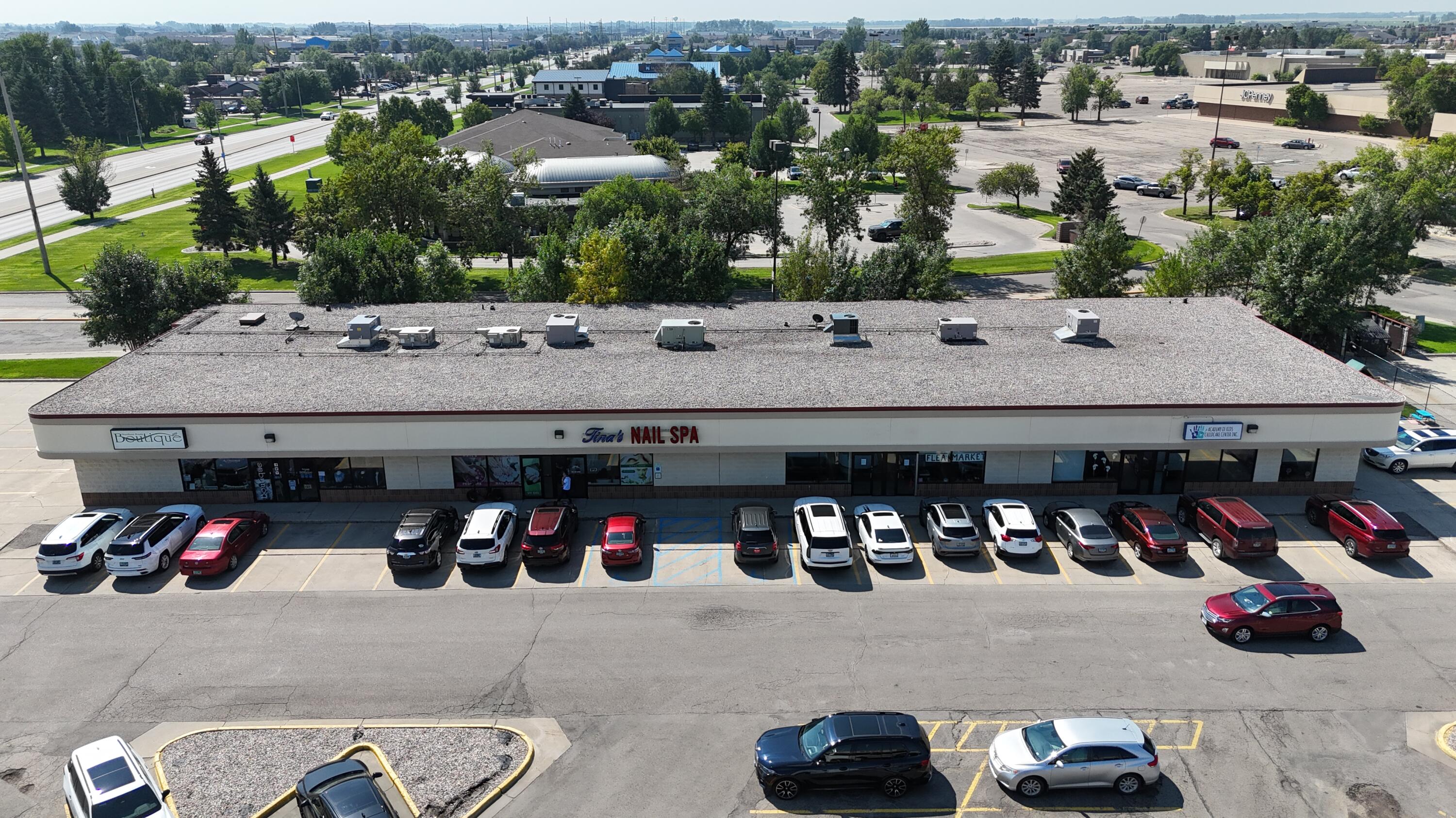 2550 S Columbia Rd Property Photo 3