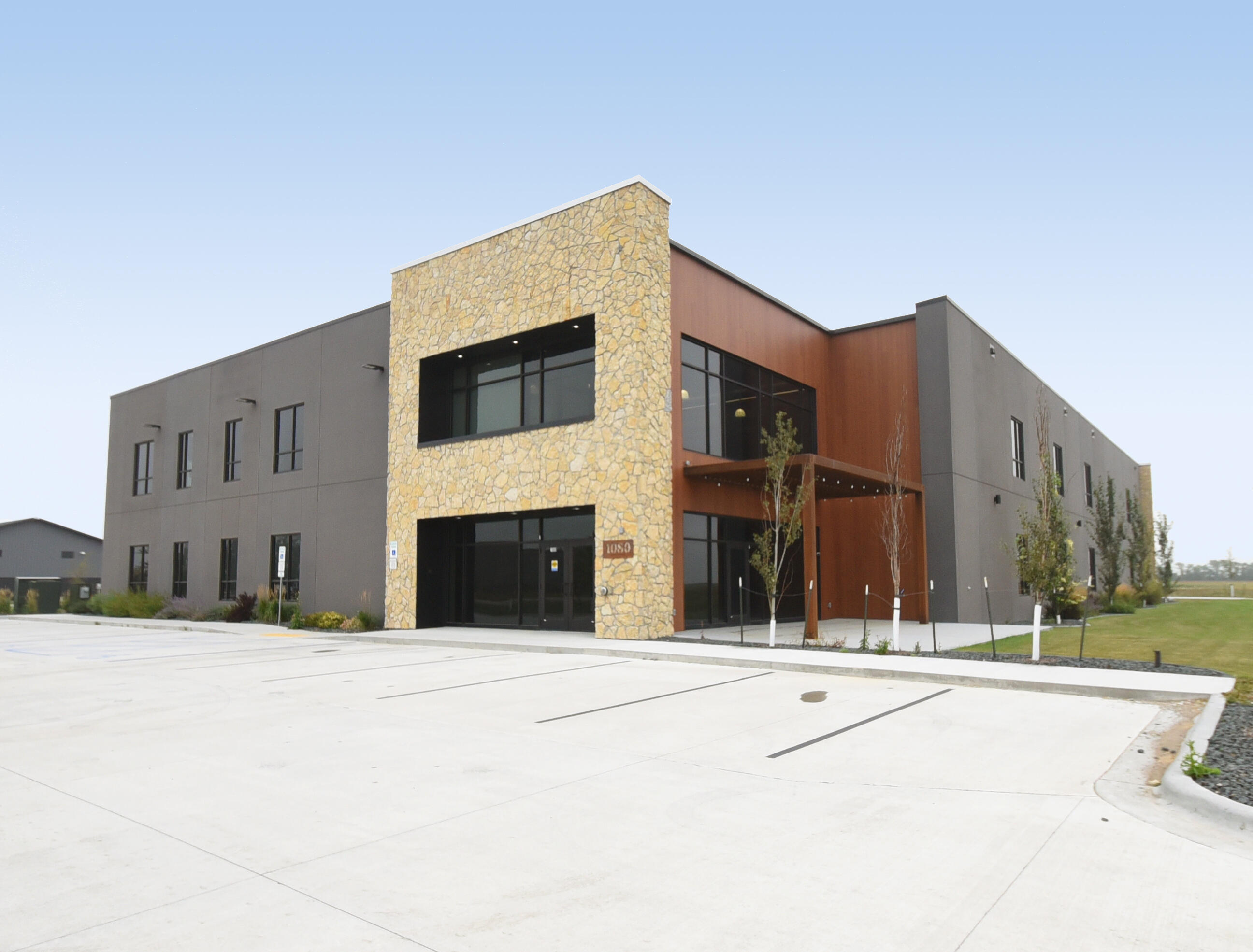 1080 You Betcha Drive Property Photo 2