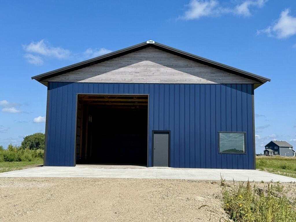 709 Peterson Loop Property Photo 3