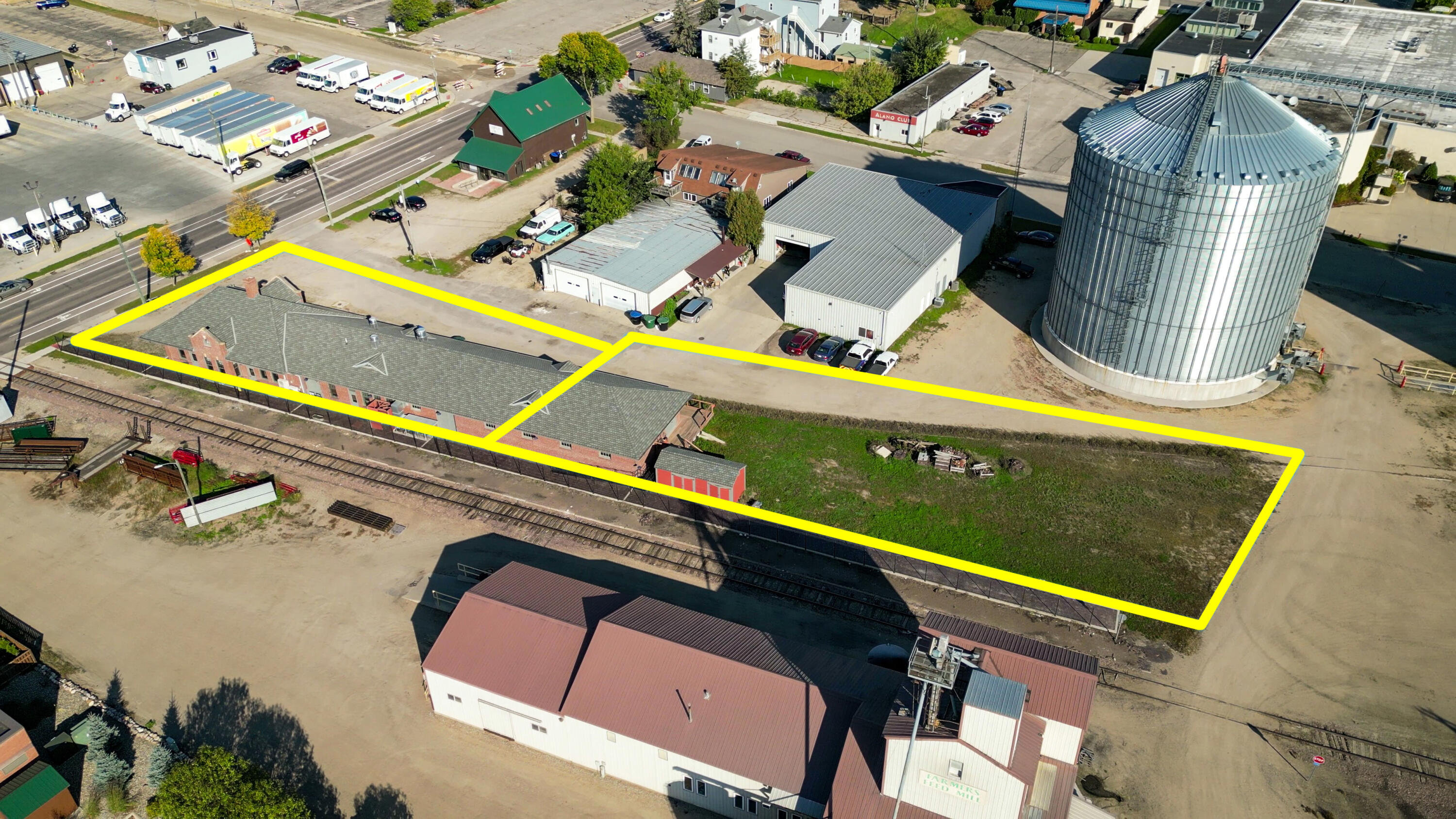 423 Cascade Street S Property Photo 2