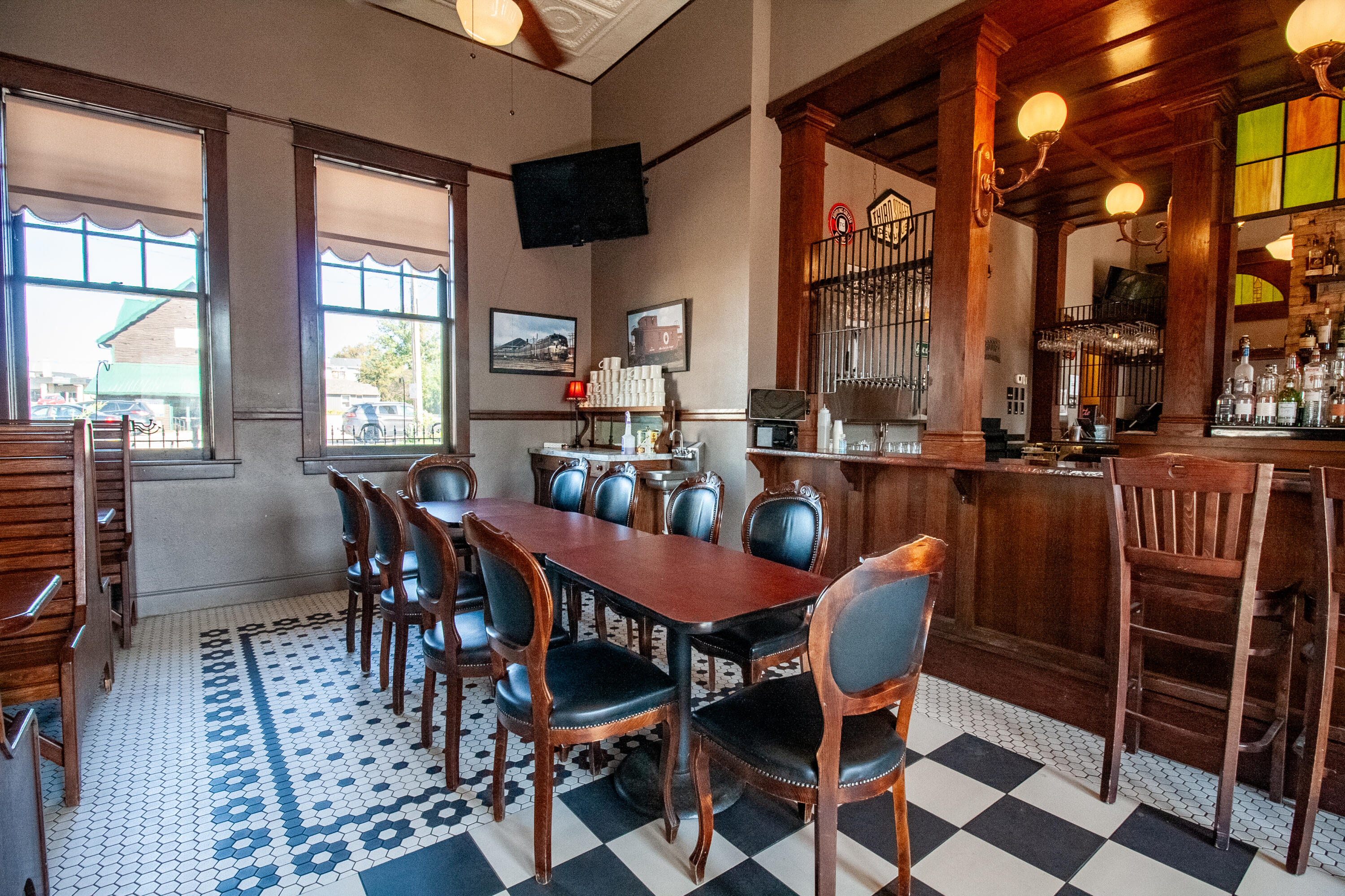 423 Cascade Street S Property Photo 4