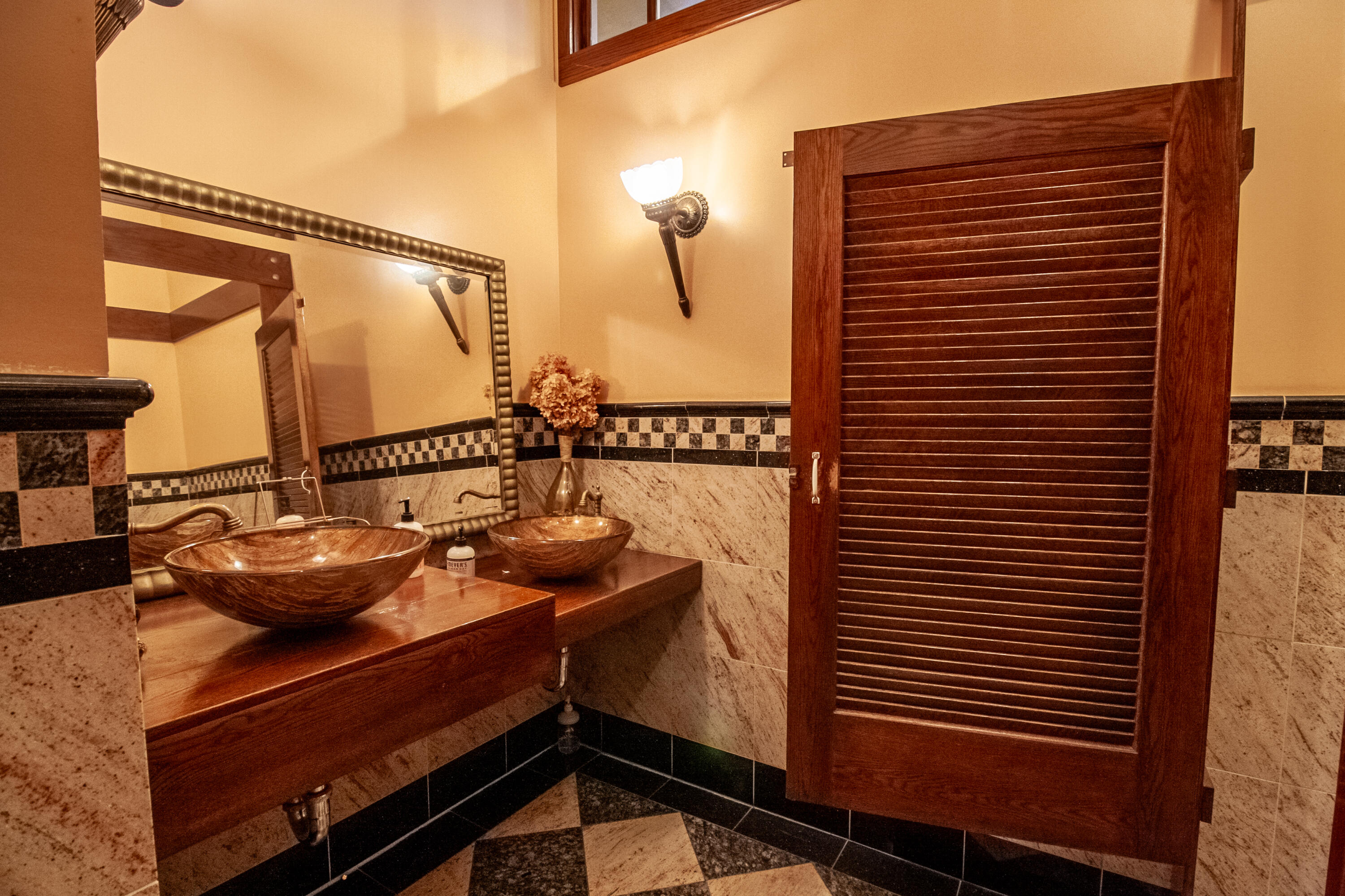 423 Cascade Street S Property Photo 15