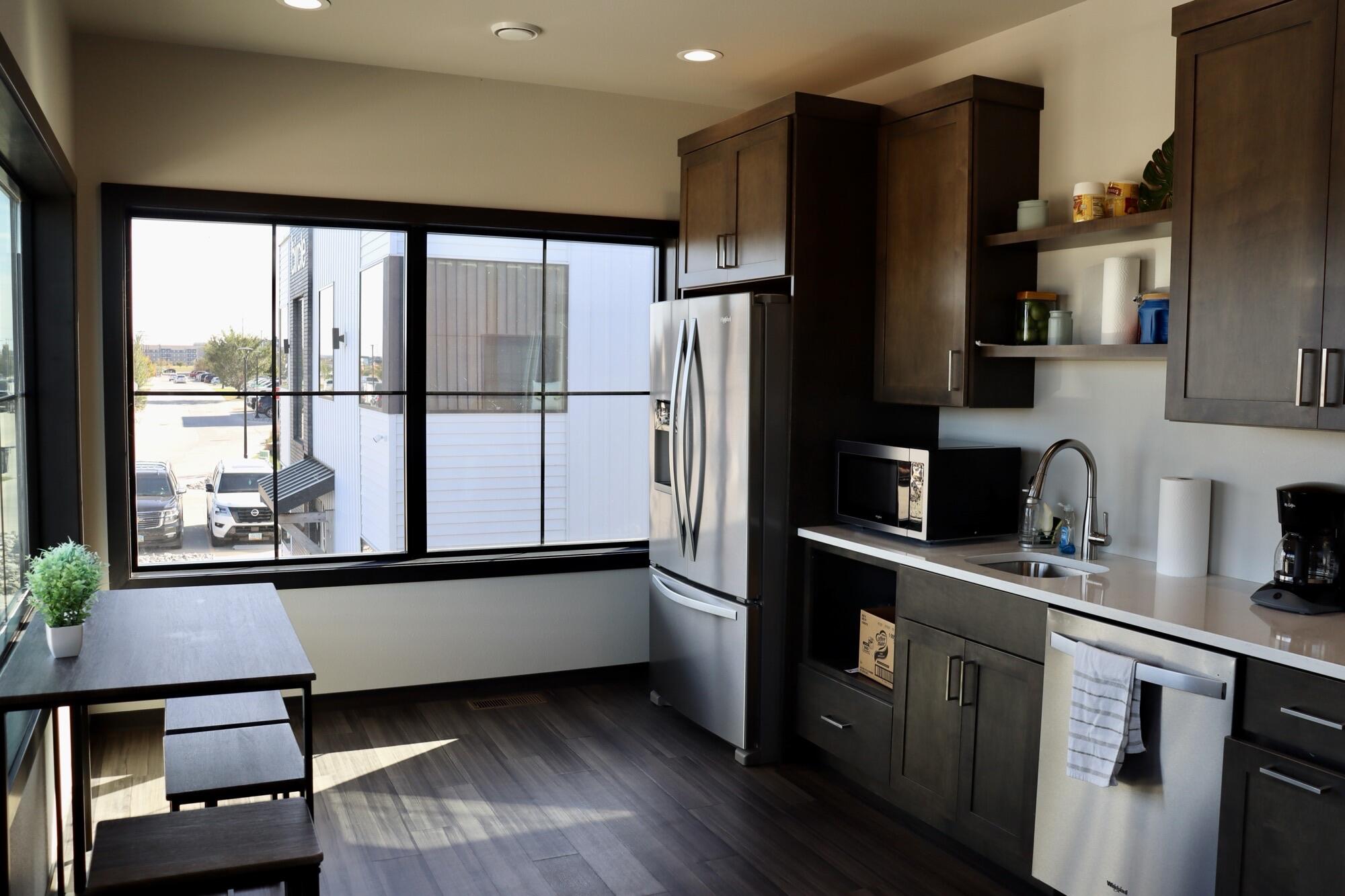 509 Oak Ridge Way E Property Photo 6