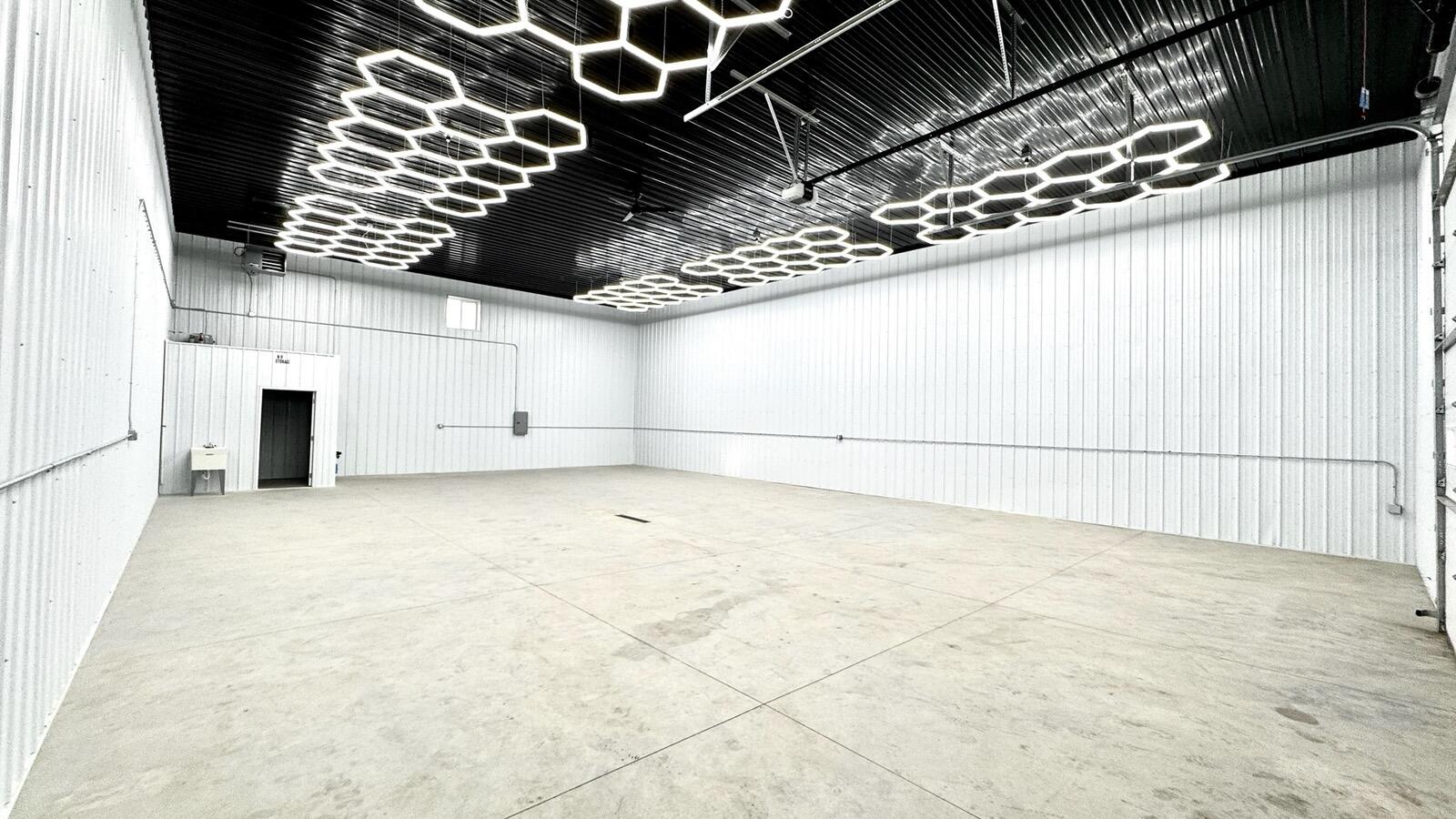 9600 42 Street S Property Photo 3