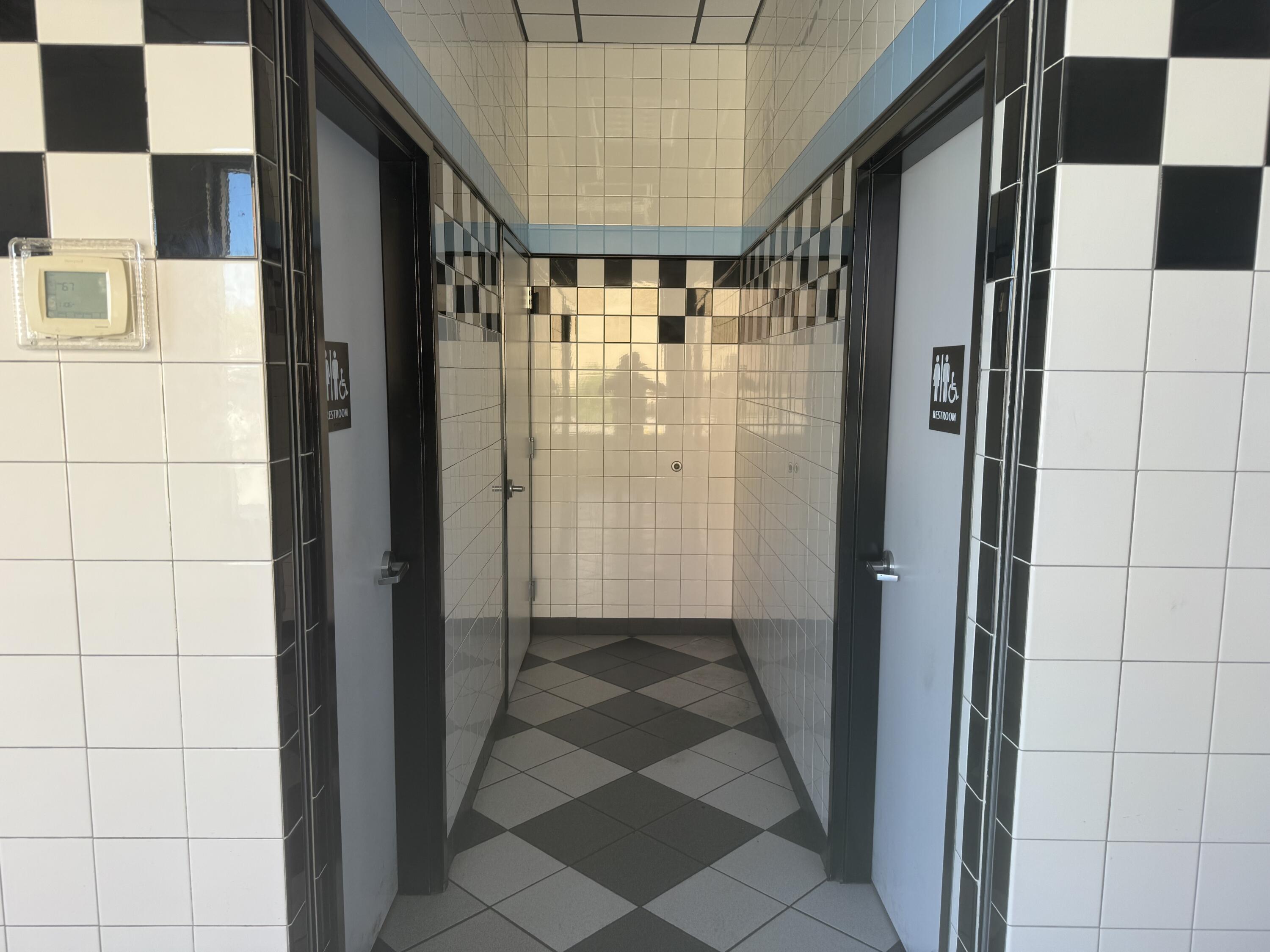 2553 Kirsten Lane S Property Photo 5