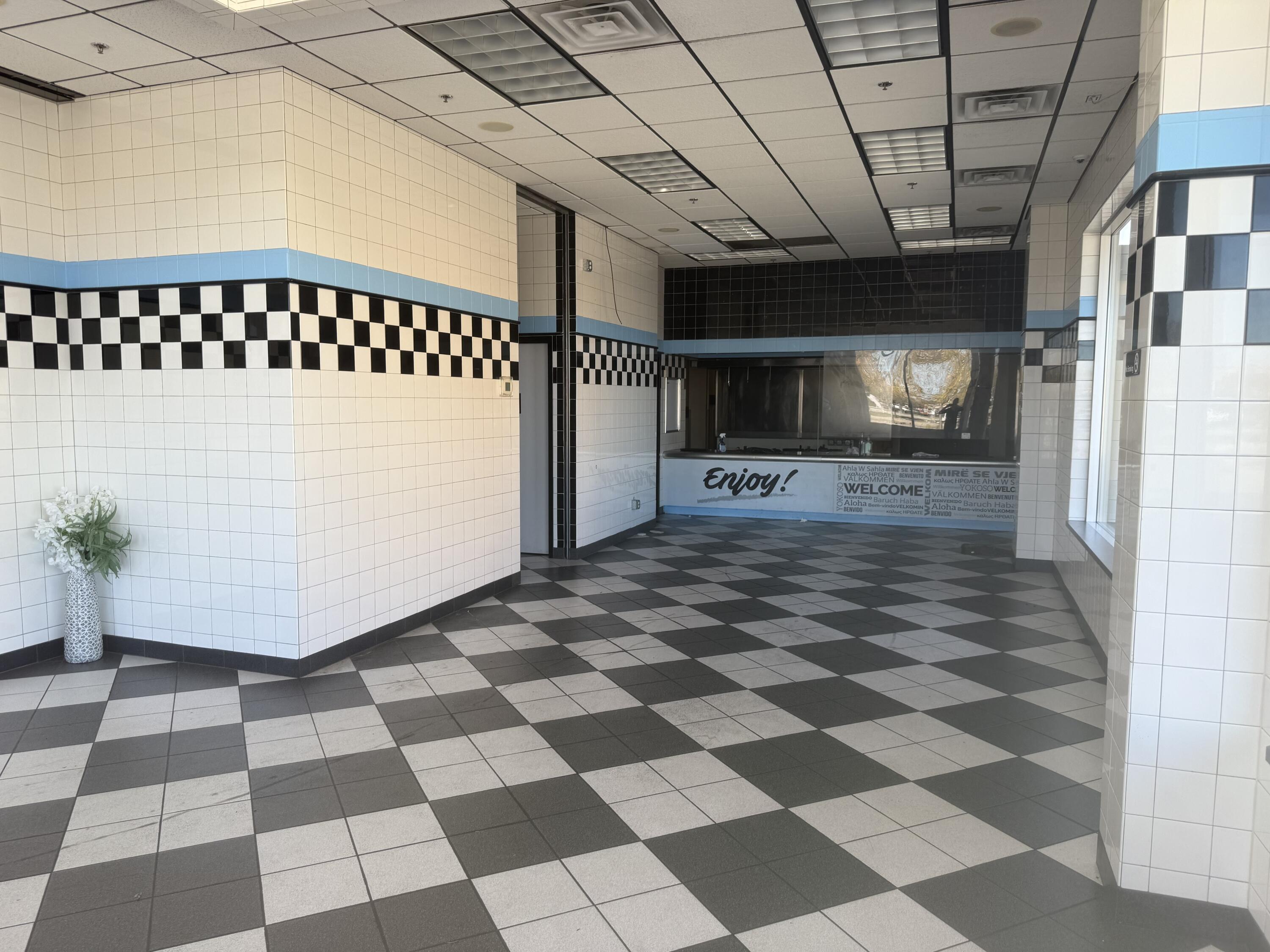 2553 Kirsten Lane S Property Photo 6