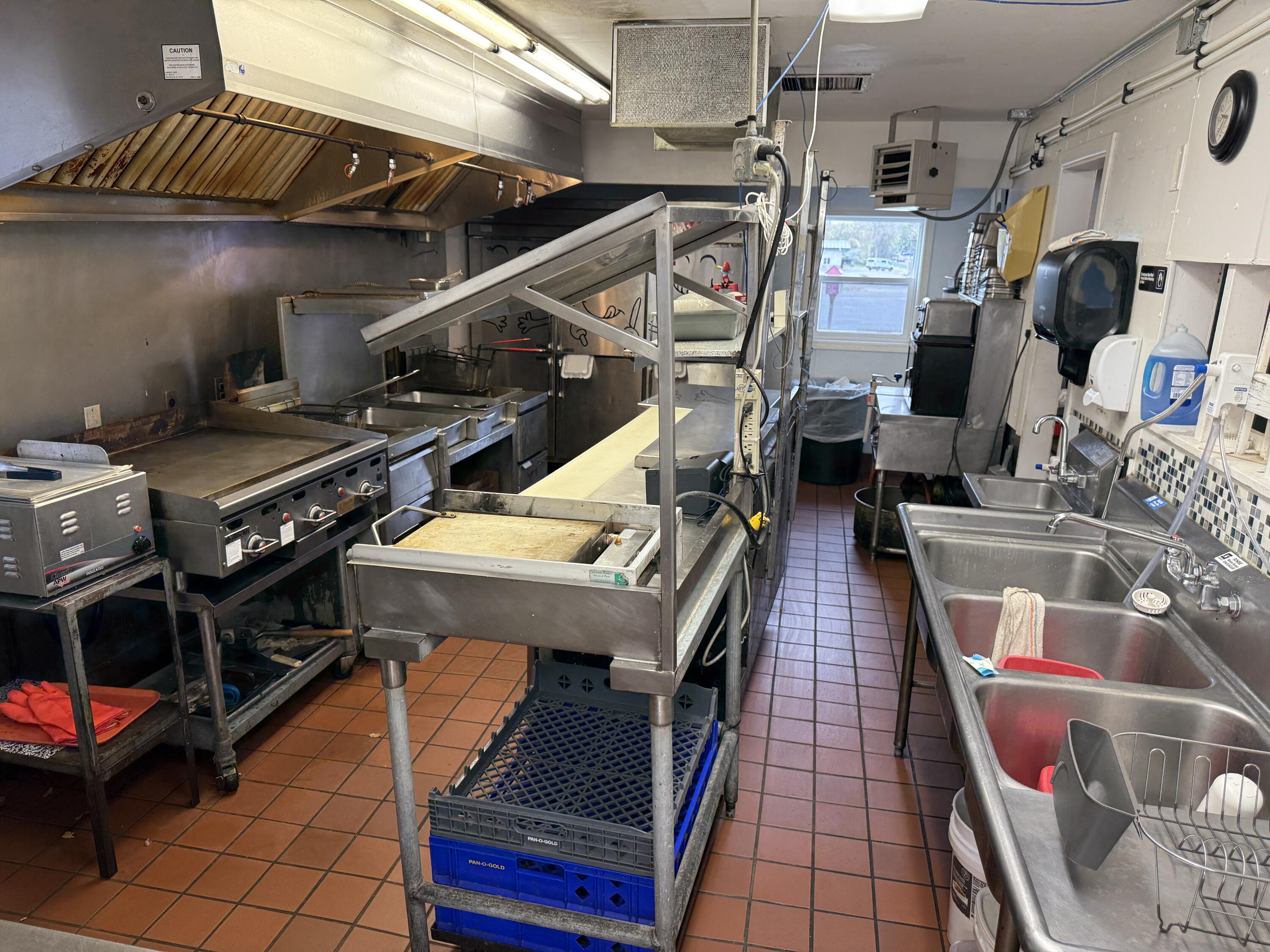 1220 Union Avenue Property Photo 8