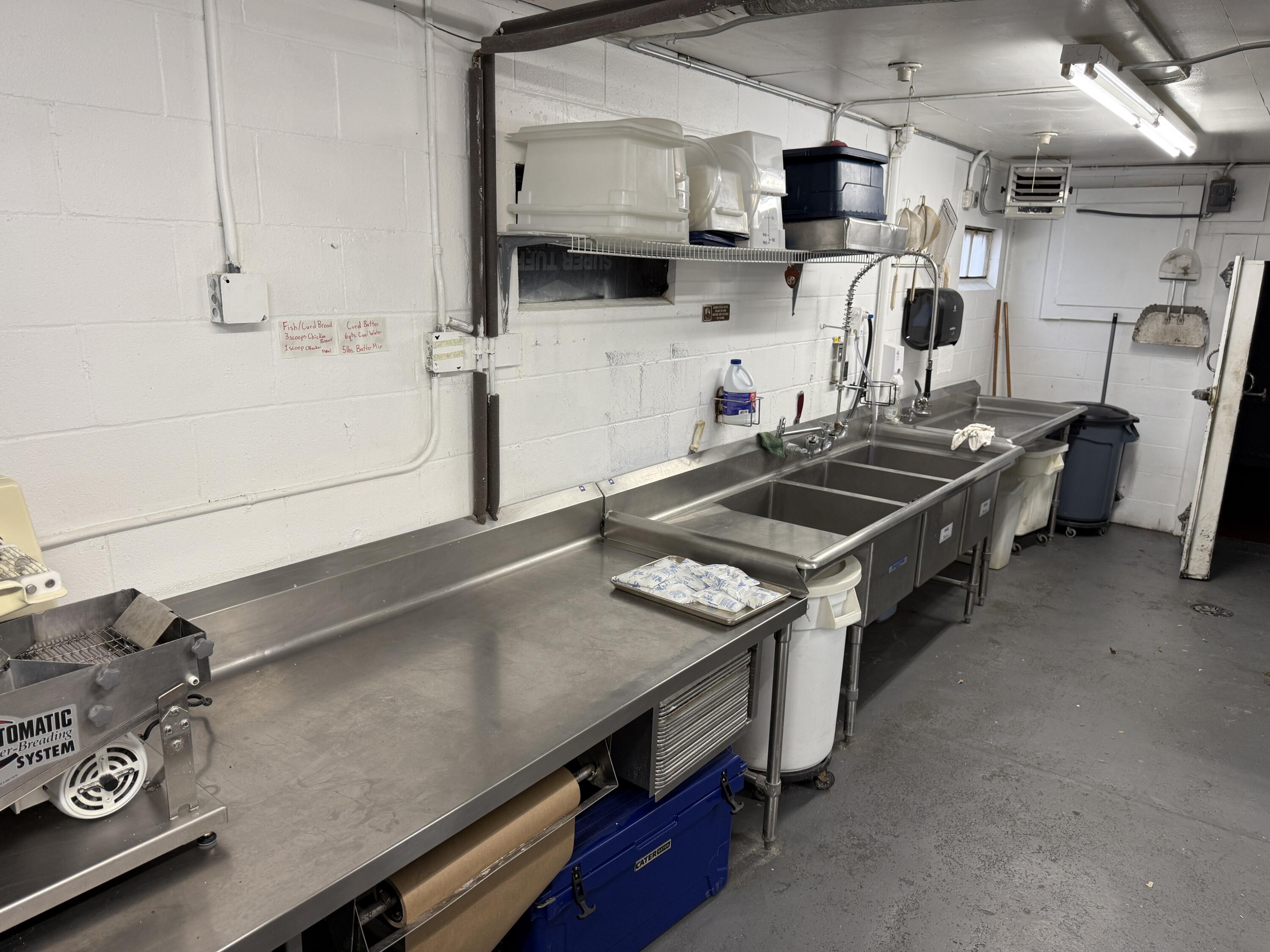 1220 Union Avenue Property Photo 9