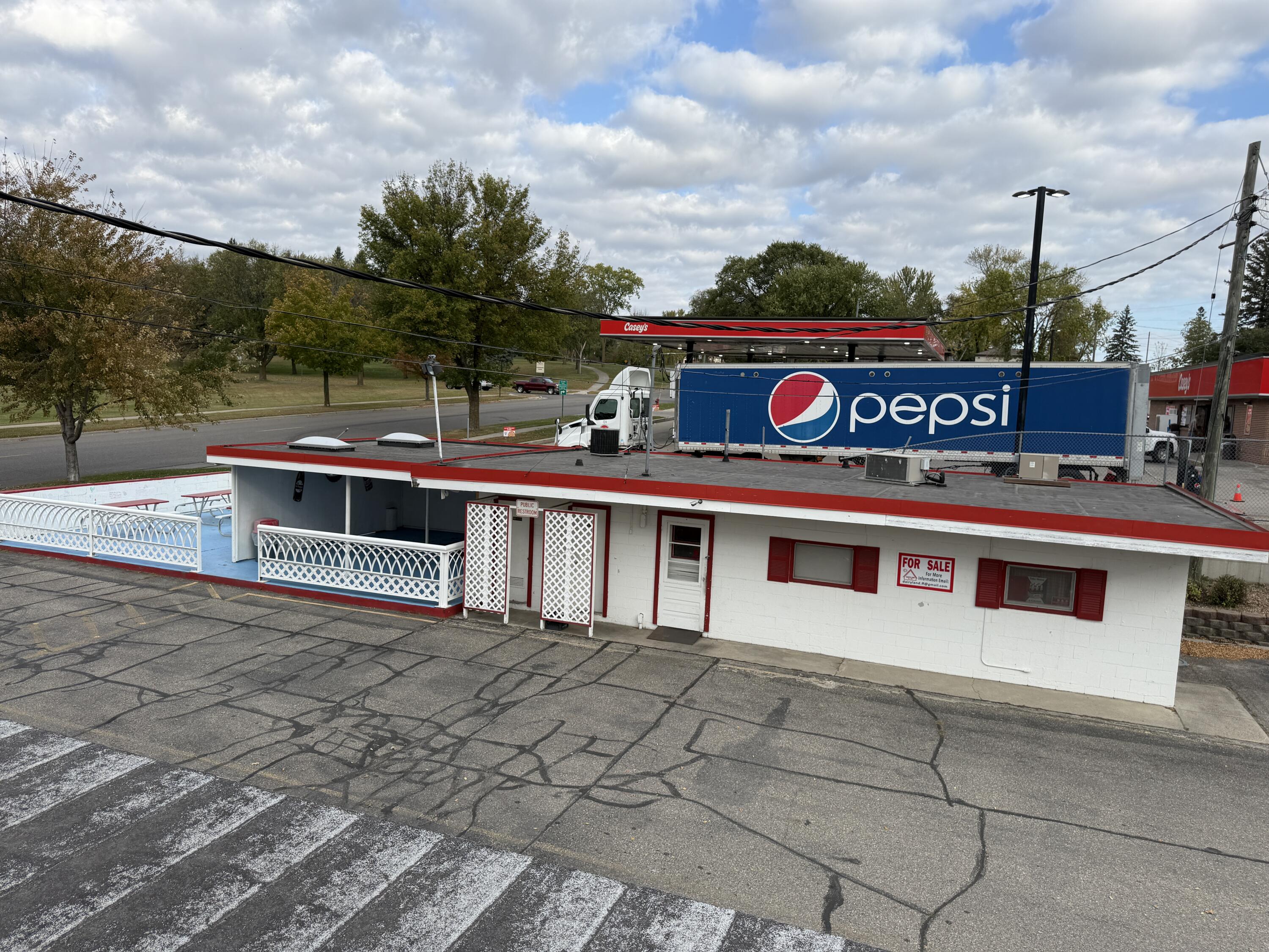 1220 Union Avenue Property Photo 14