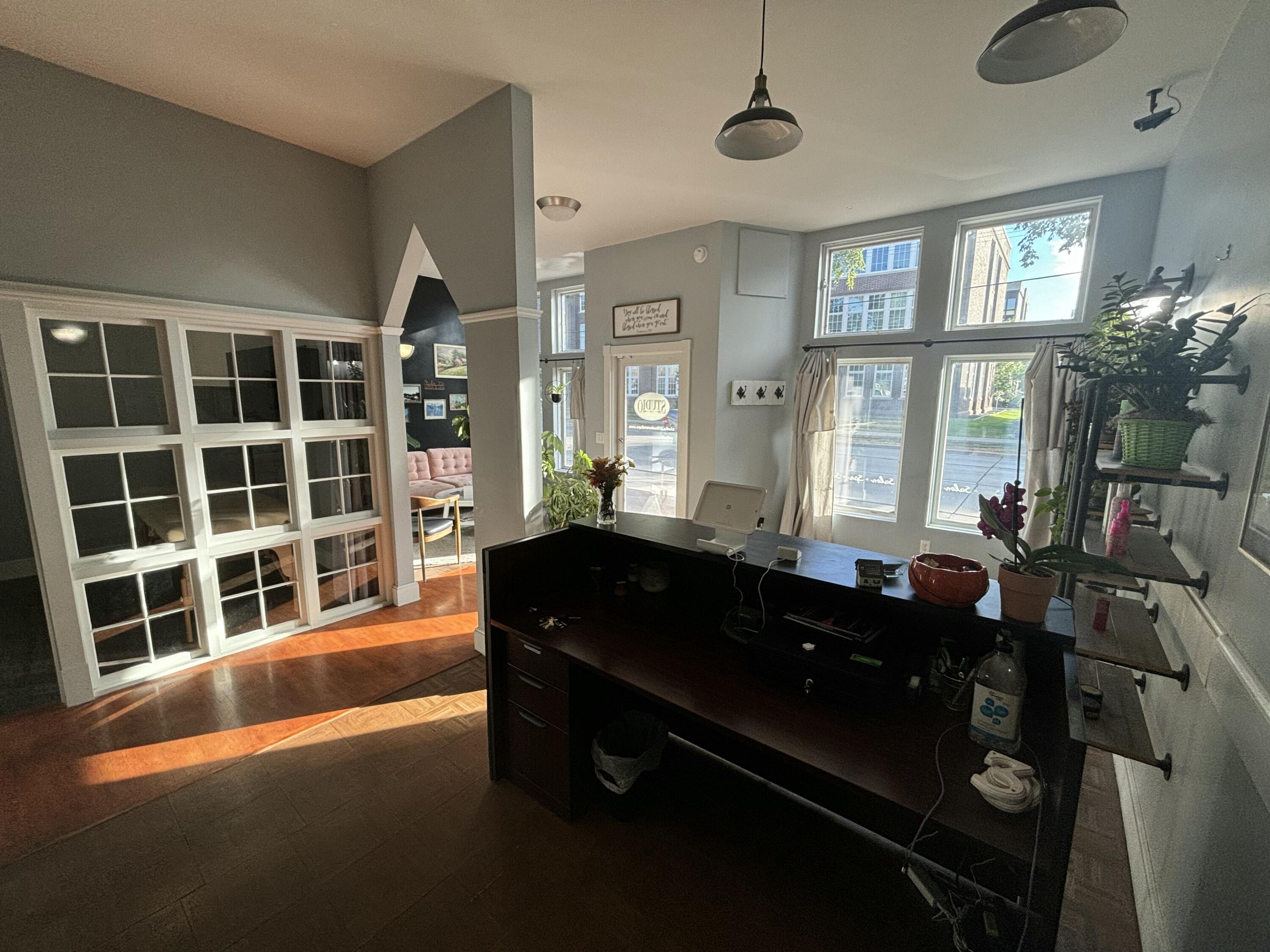 306 University Drive N Property Photo 4