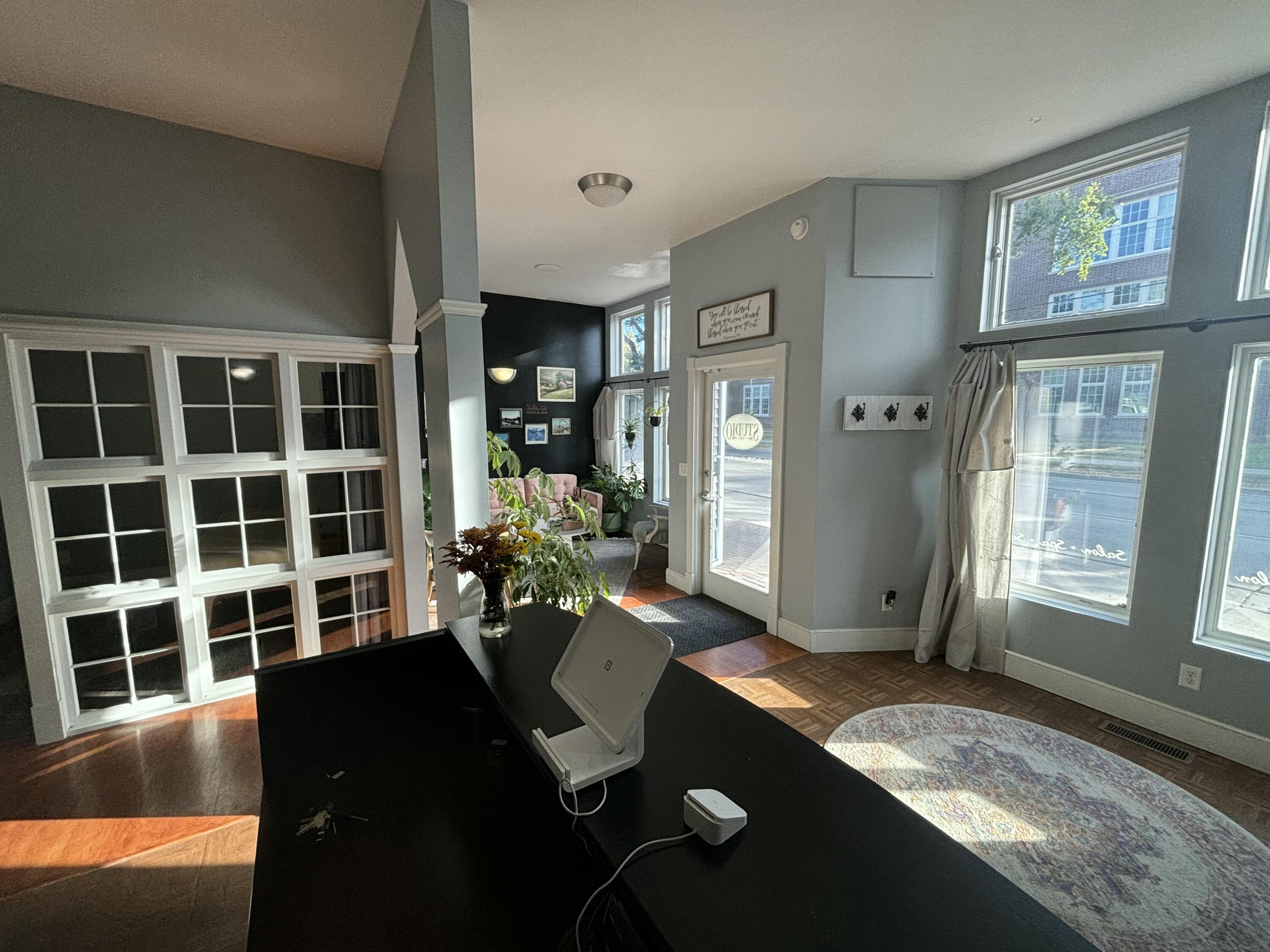 306 University Drive N Property Photo 5