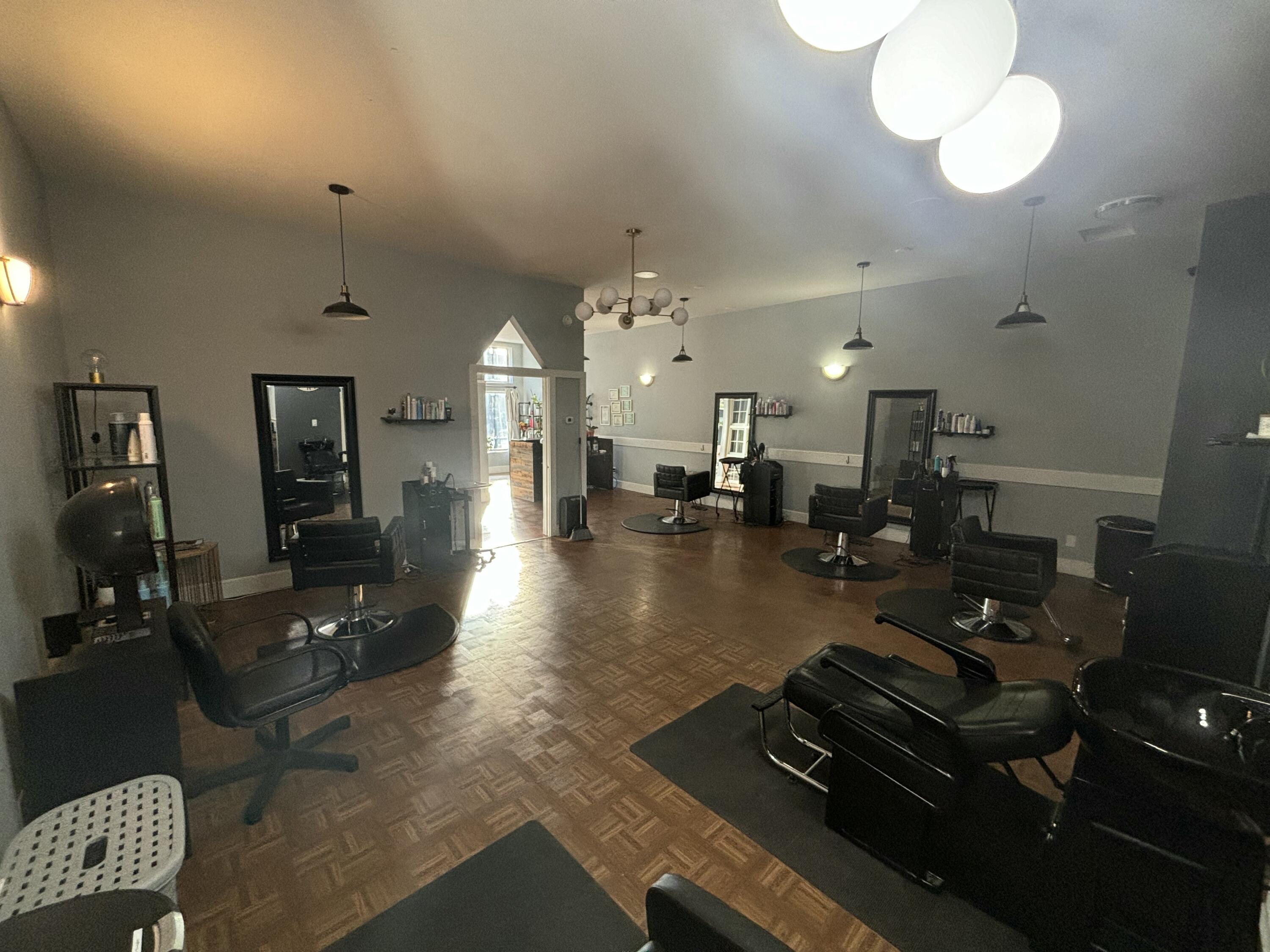 306 University Drive N Property Photo 8