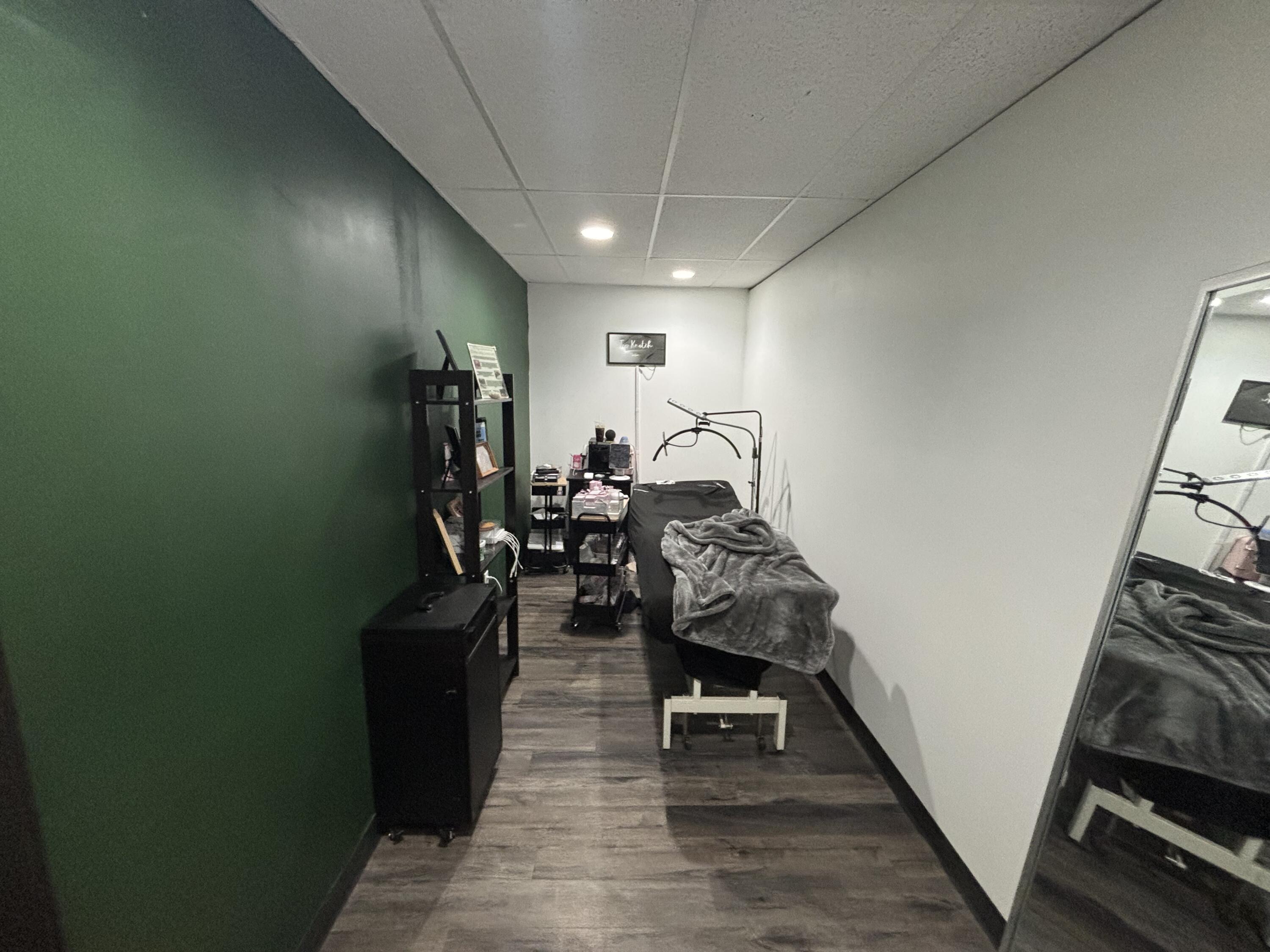 306 University Drive N Property Photo 12