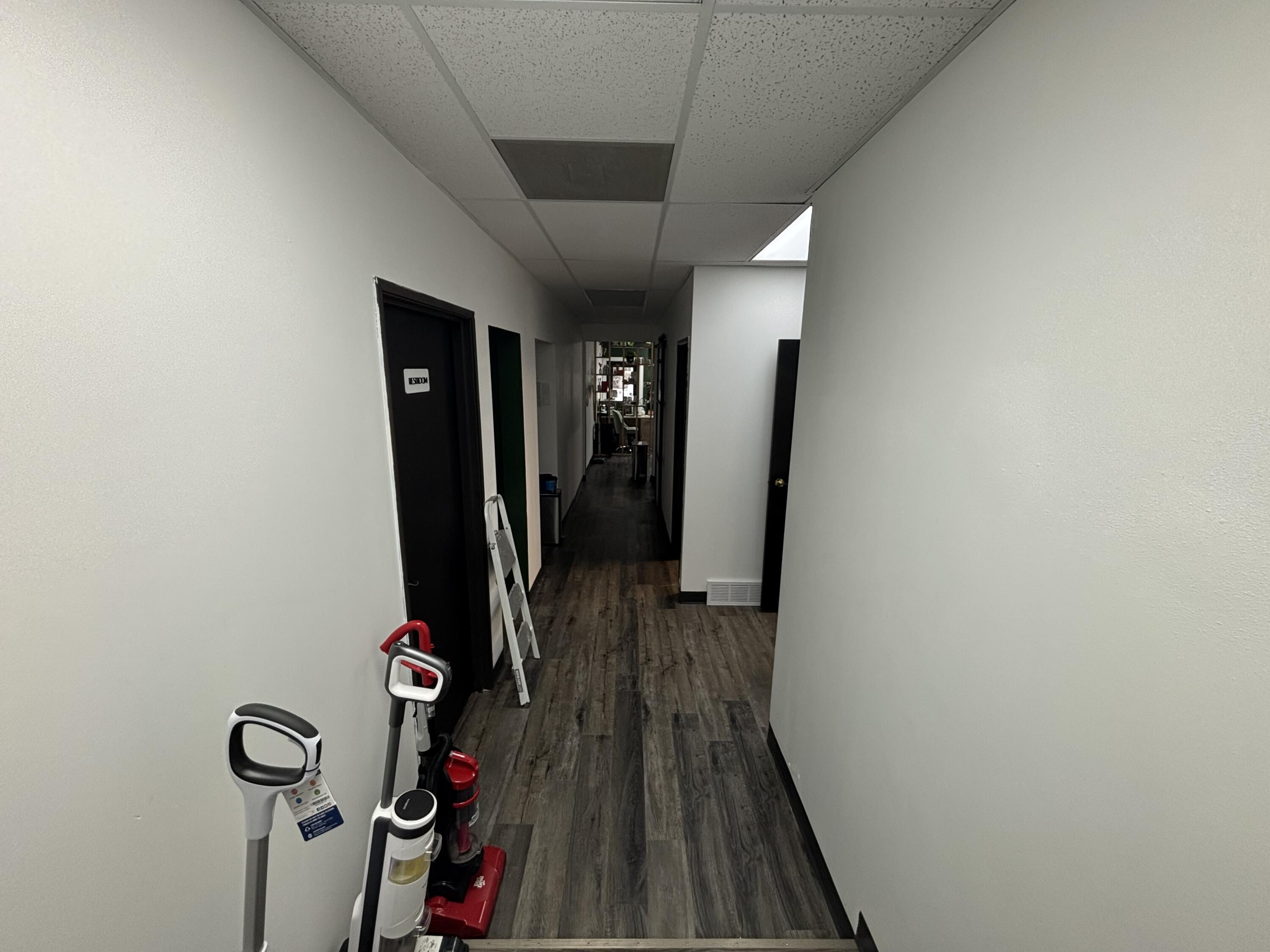 306 University Drive N Property Photo 16