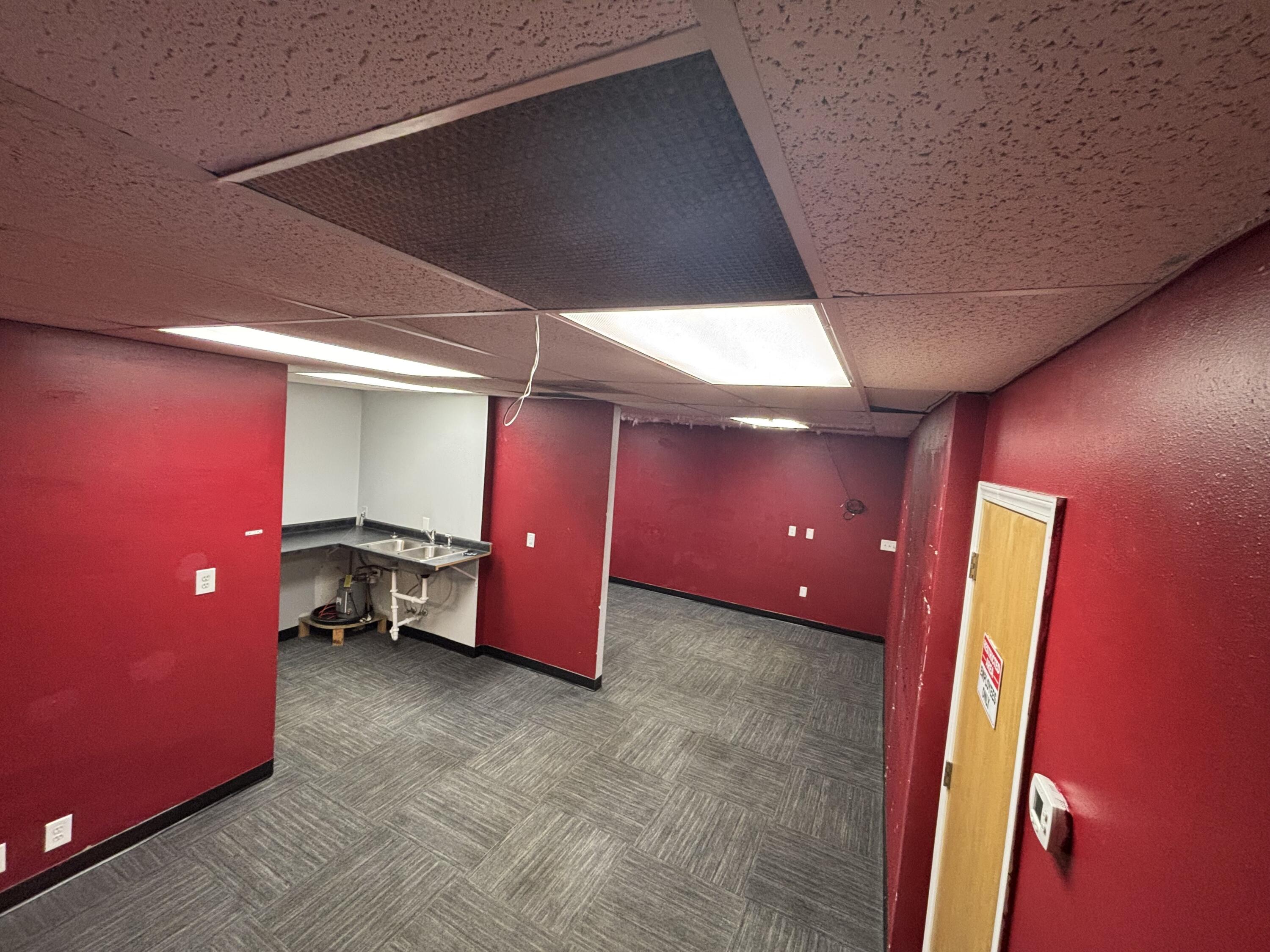 306 University Drive N Property Photo 23