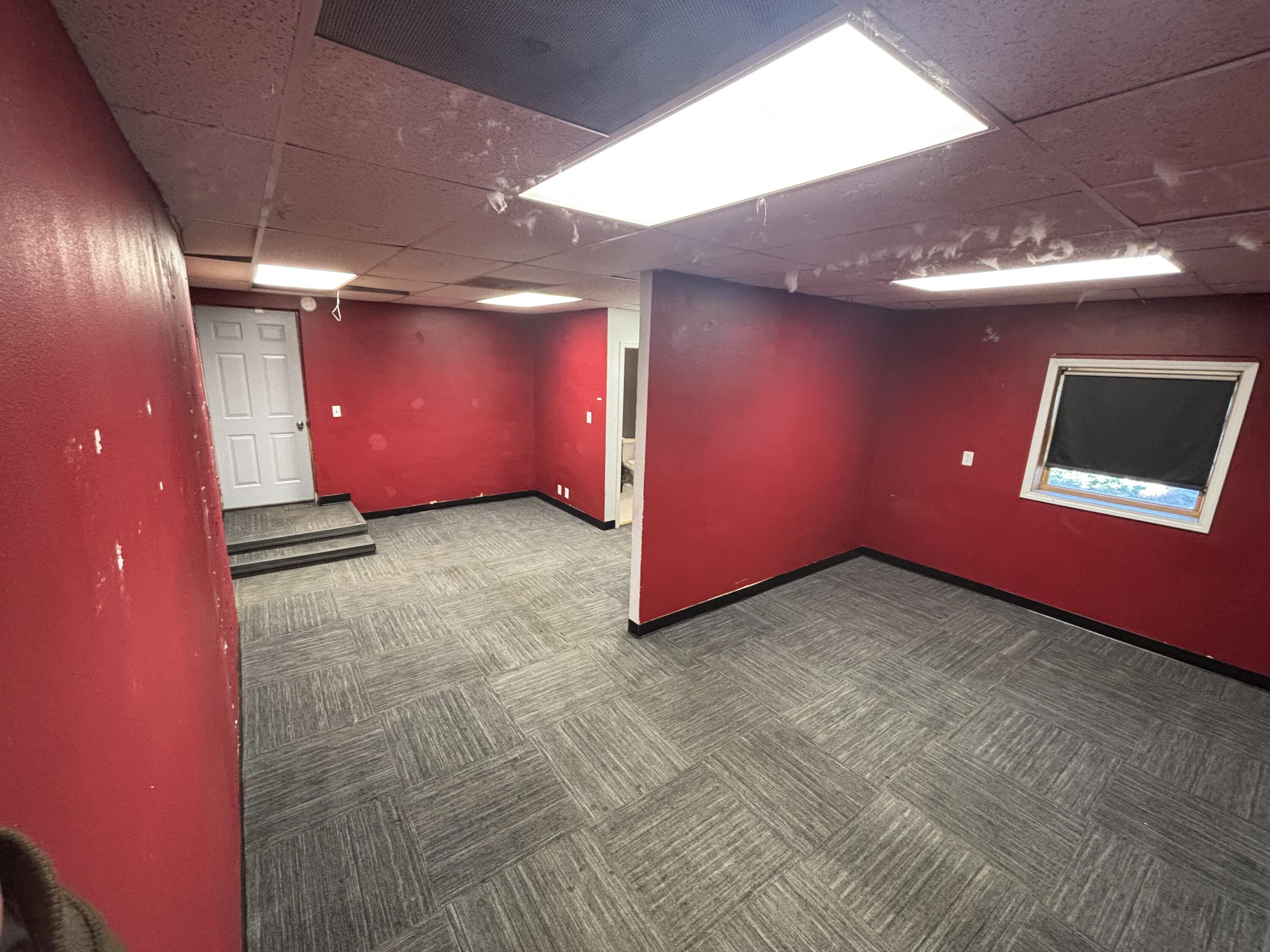 306 University Drive N Property Photo 24