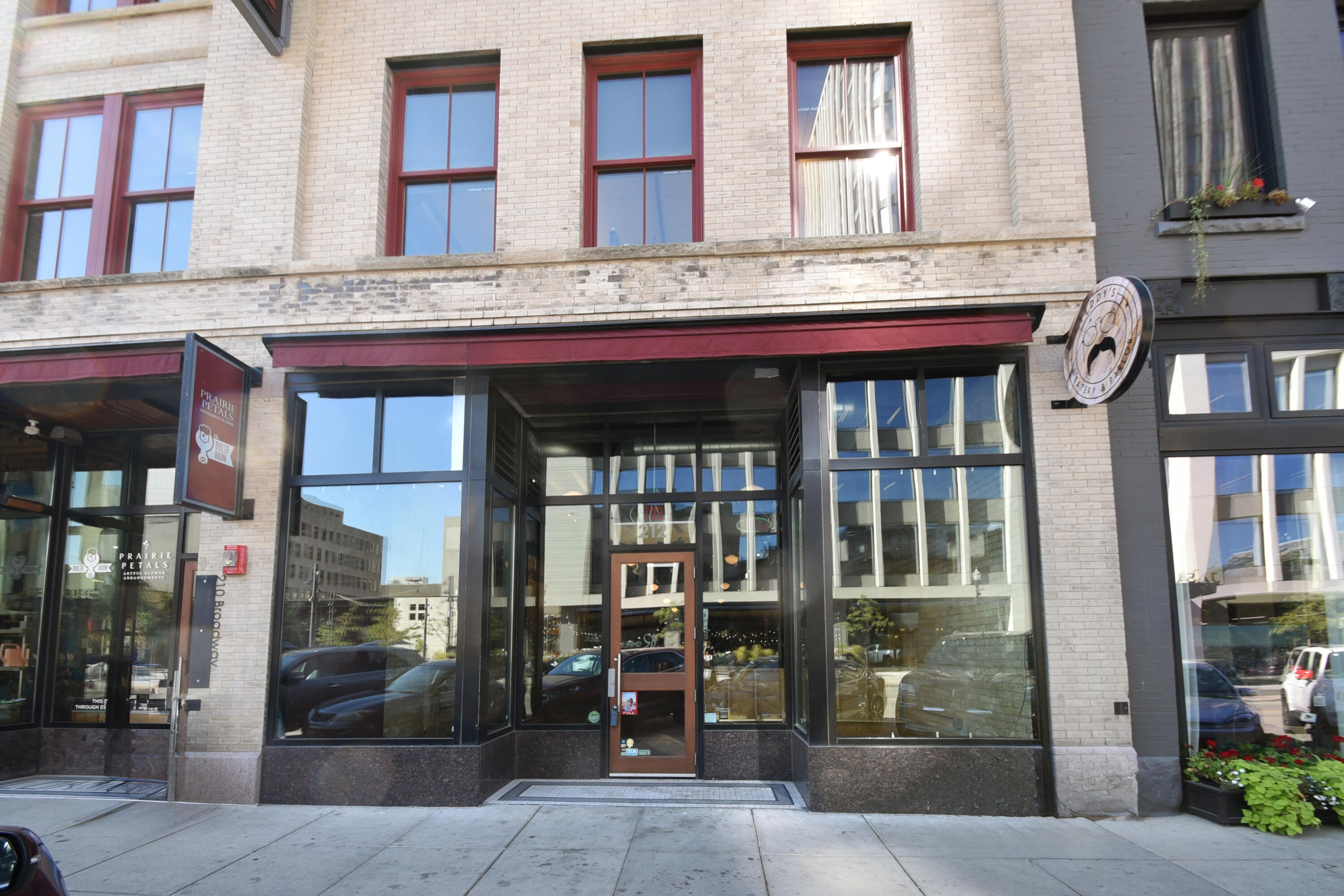 212 Broadway N Property Photo 1