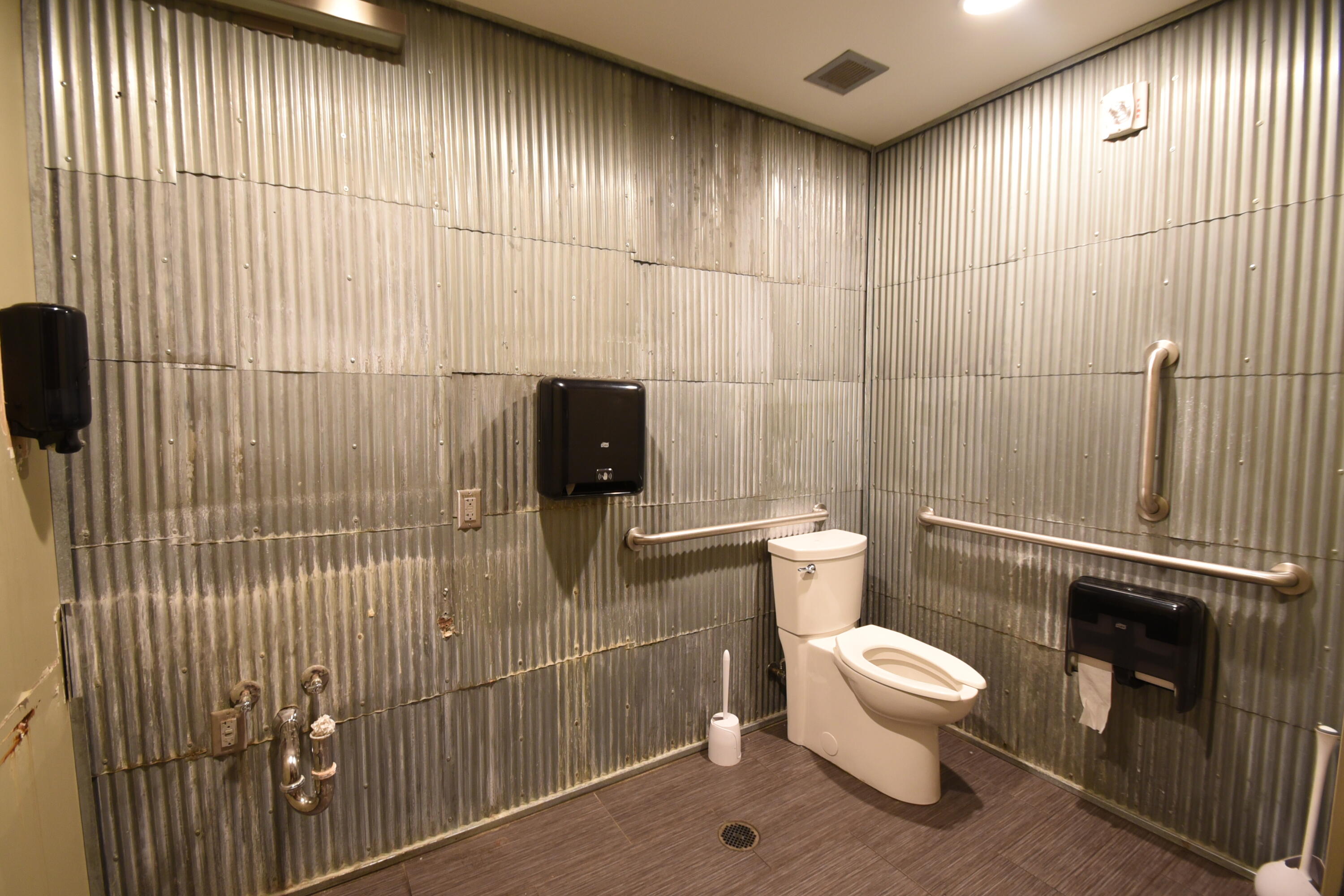 212 Broadway N Property Photo 11