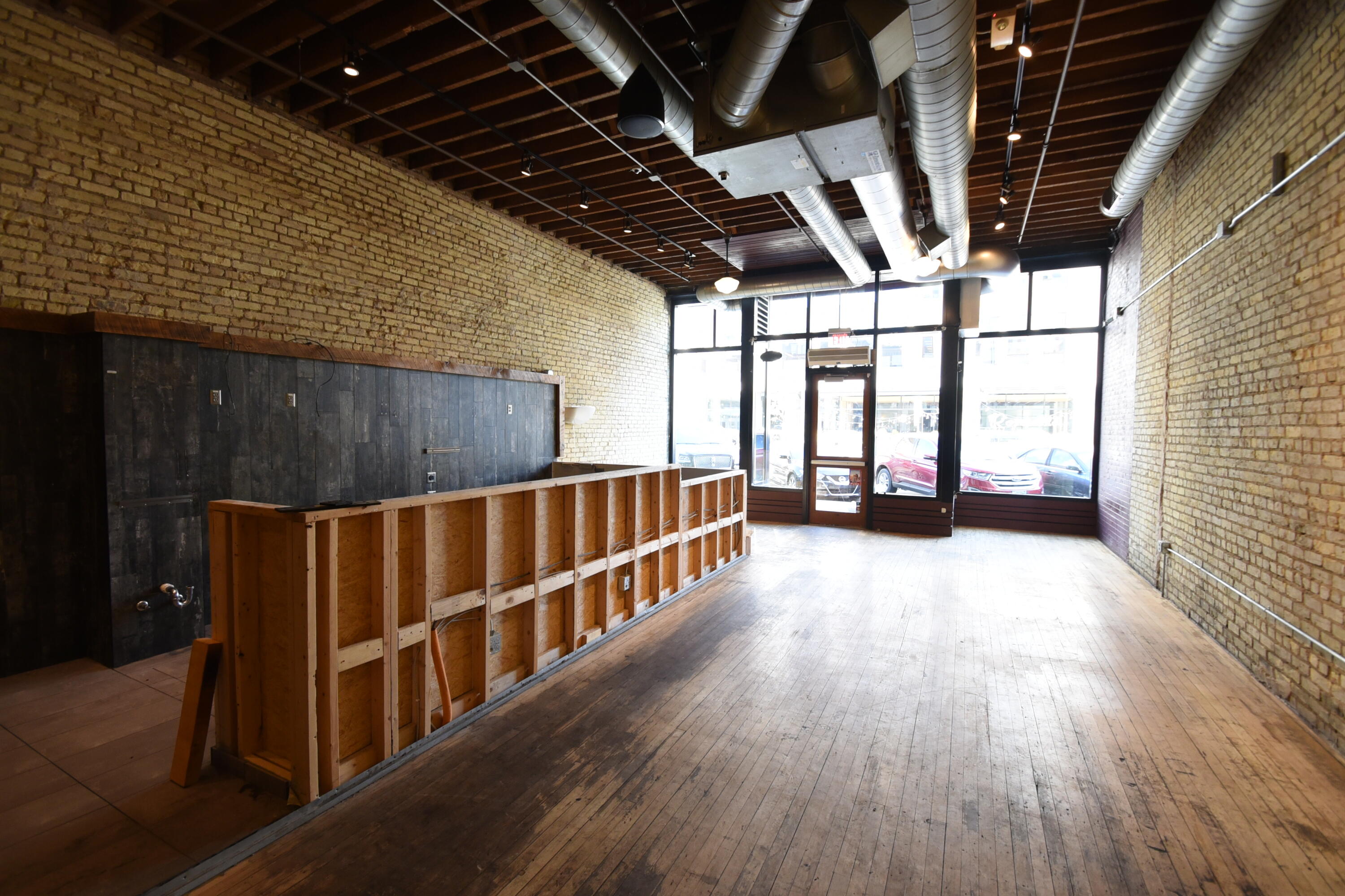 212 Broadway N Property Photo 13