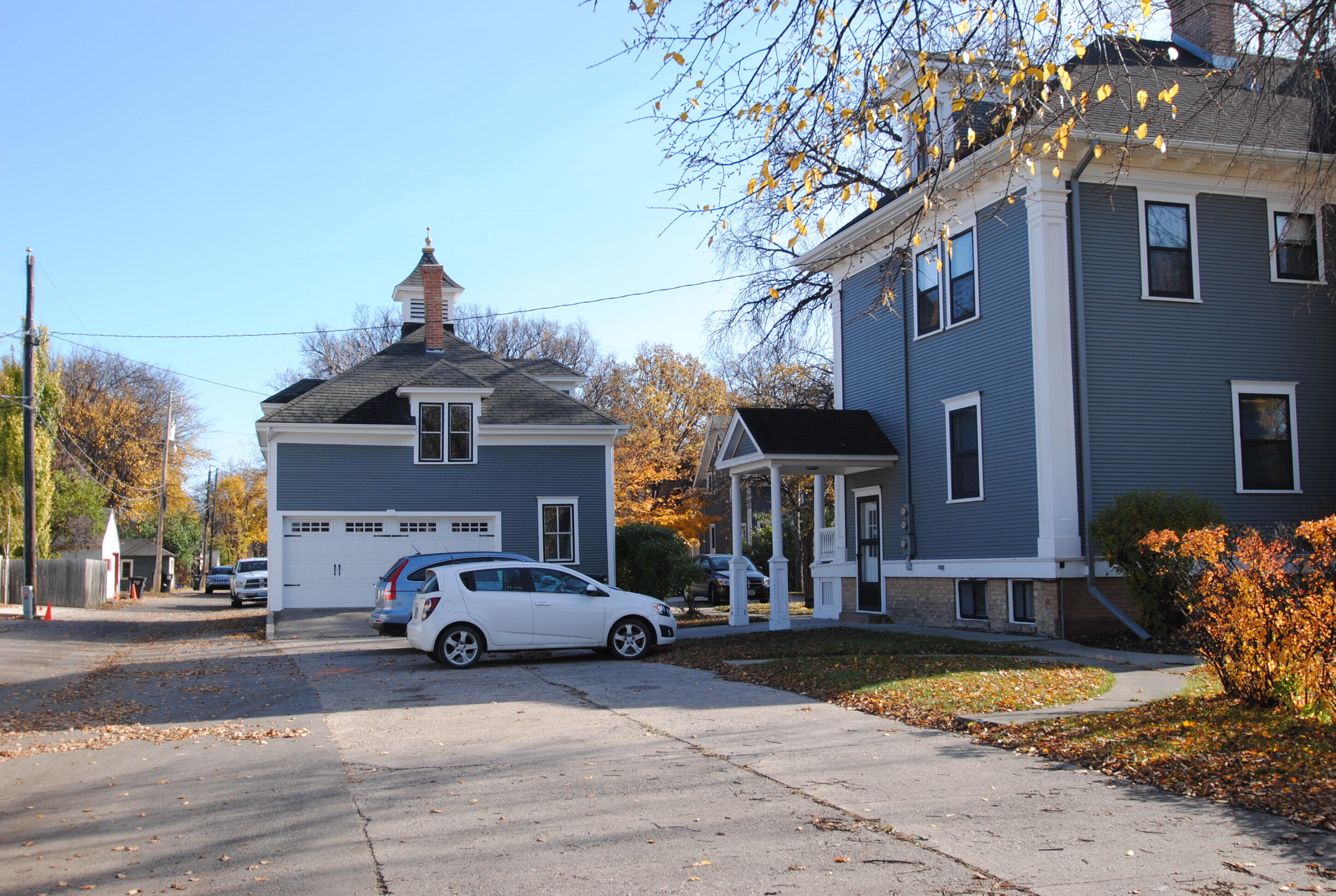 1129 5th Avenue S Property Photo 3