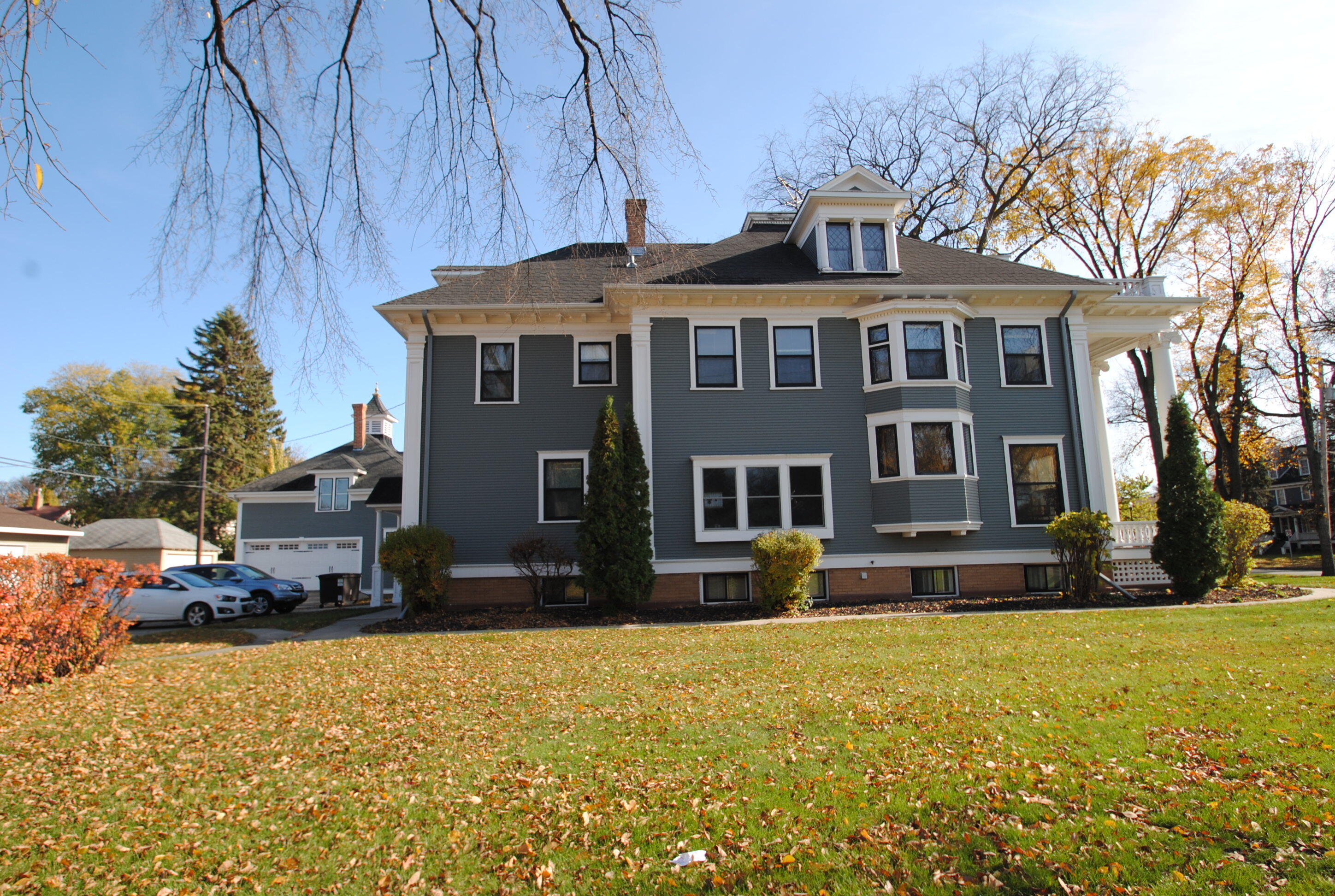 1129 5th Avenue S Property Photo 4