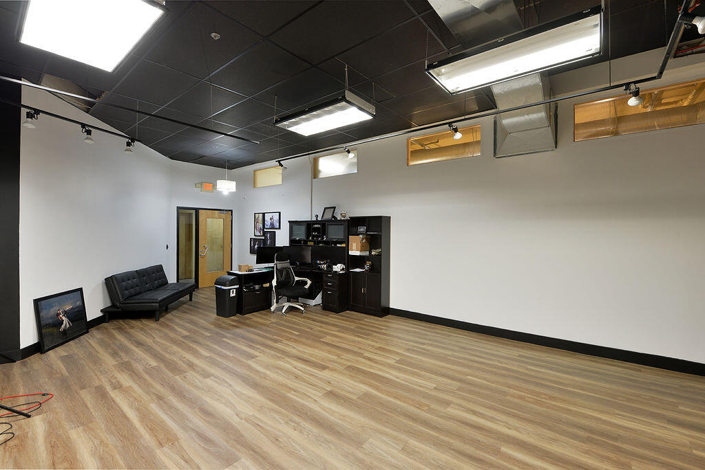 222 Broadway N Property Photo 10