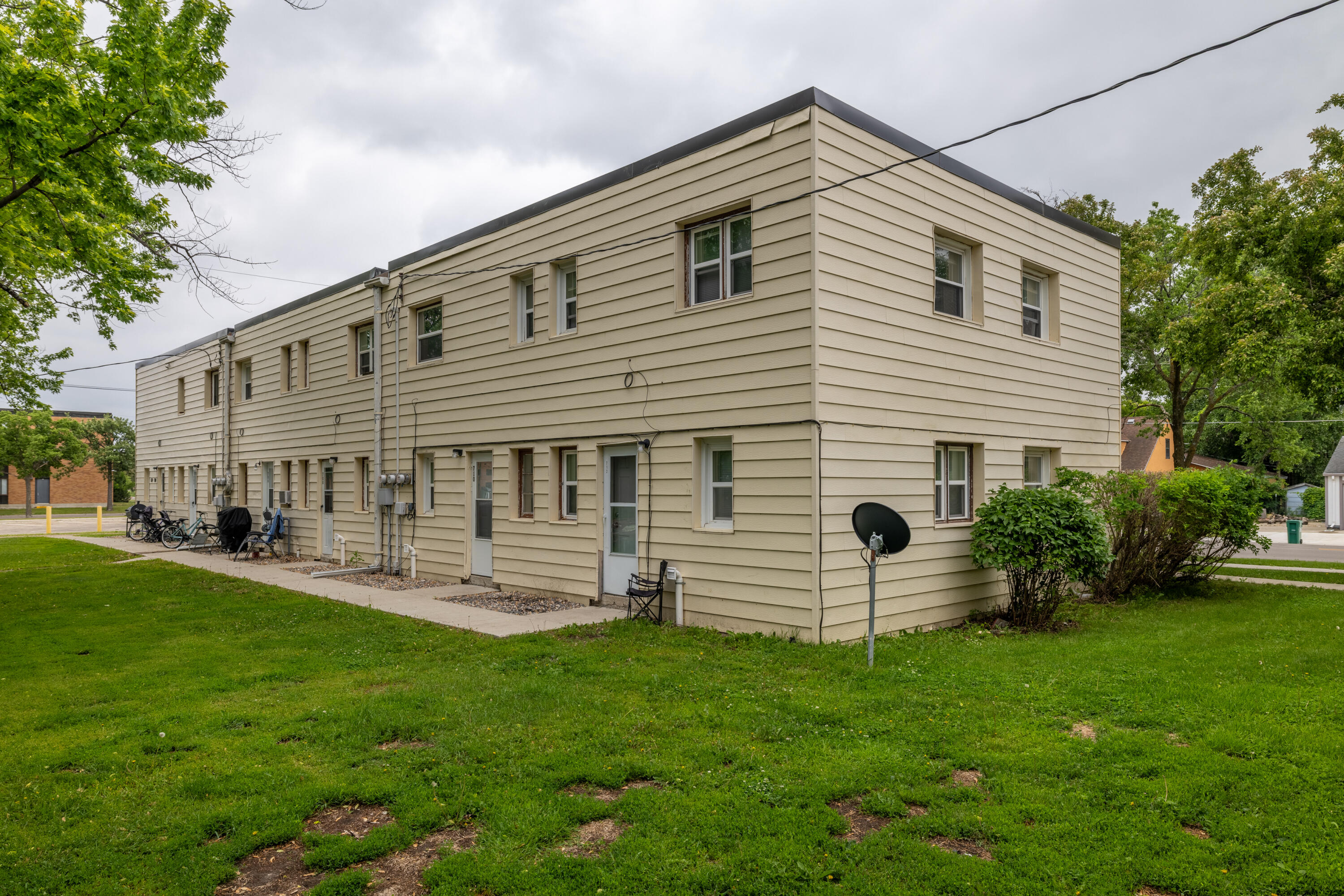 702 8th Avenue N Property Photo 2