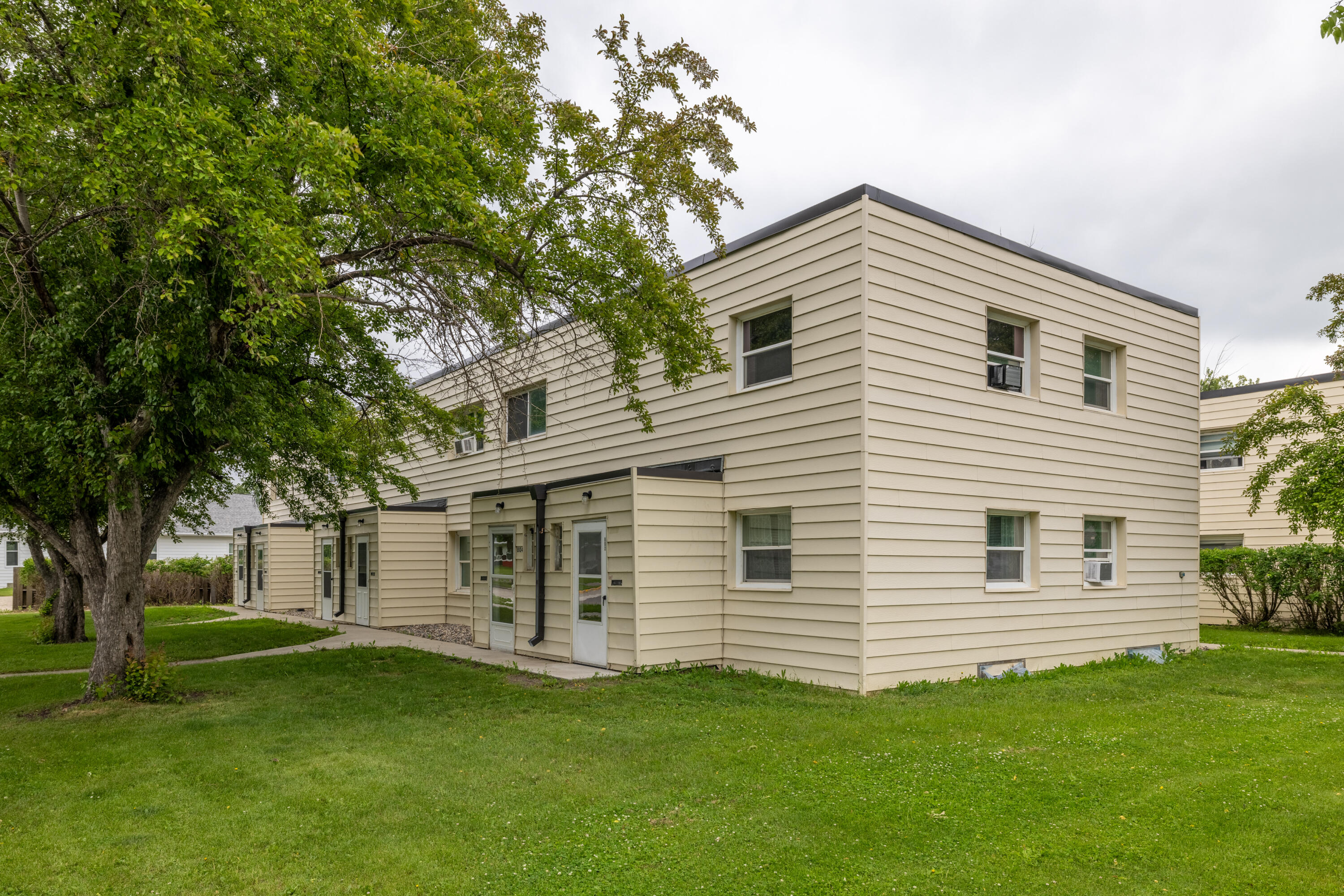 702 8th Avenue N Property Photo 3