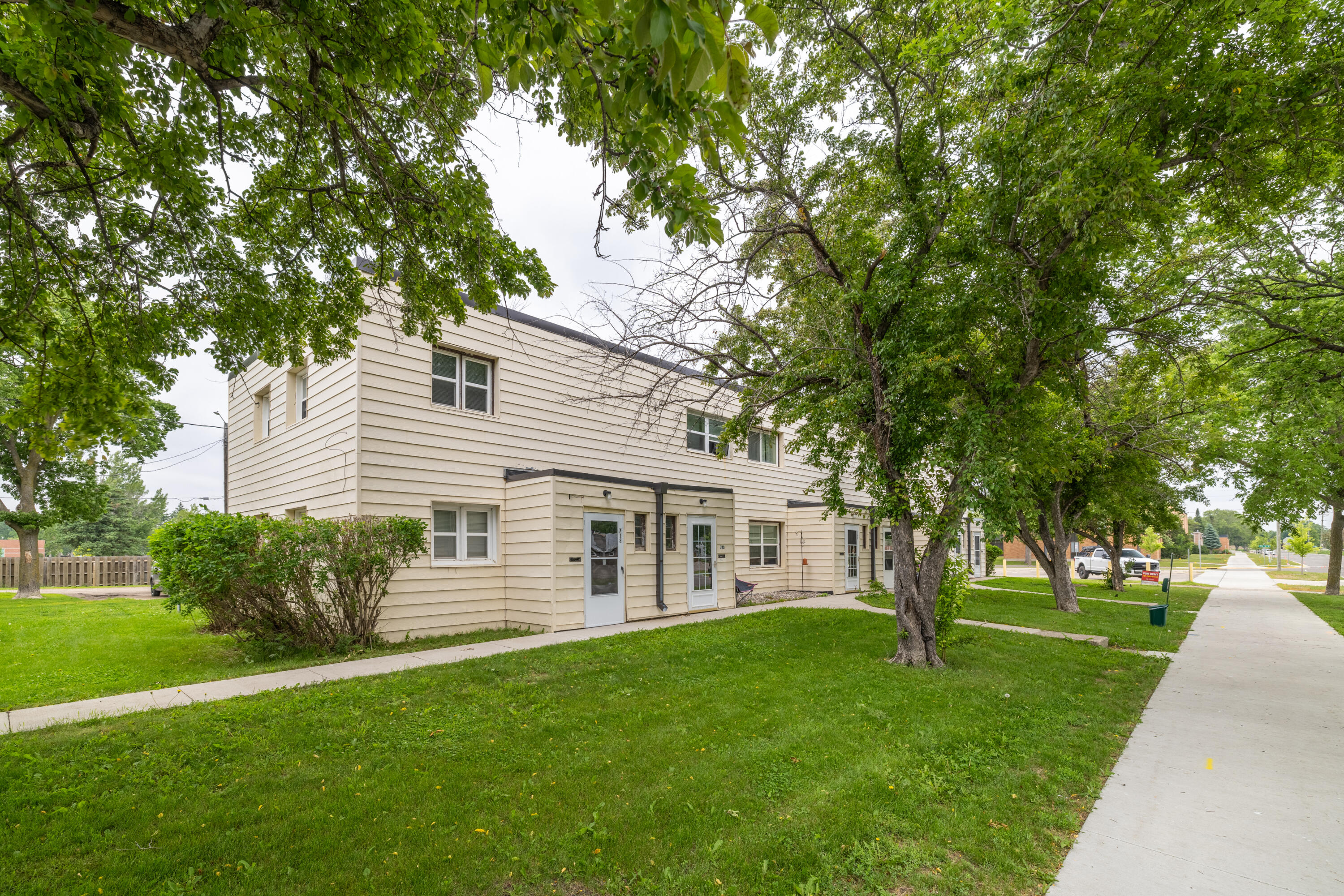 702 8th Avenue N Property Photo 4