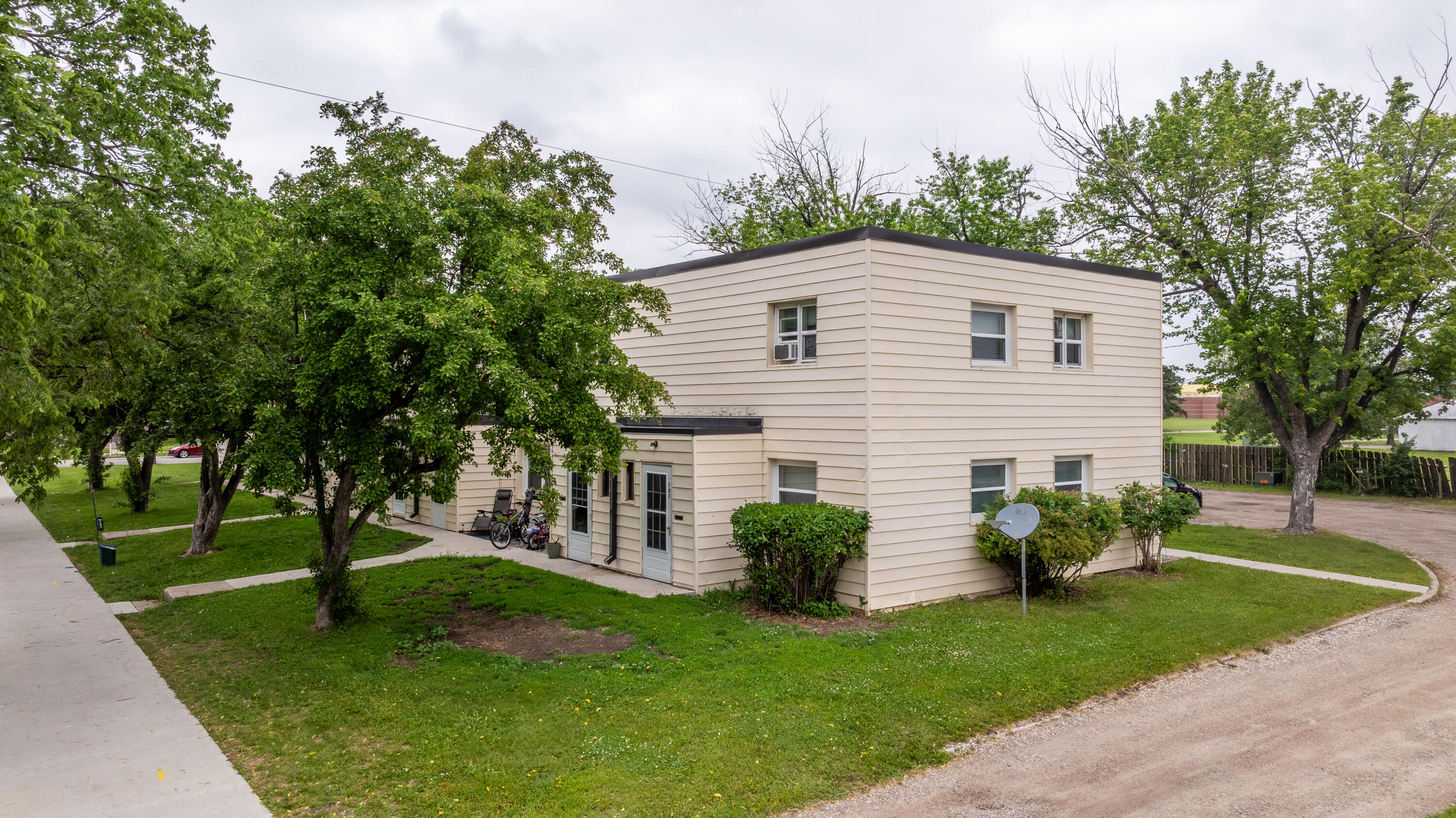 702 8th Avenue N Property Photo 5