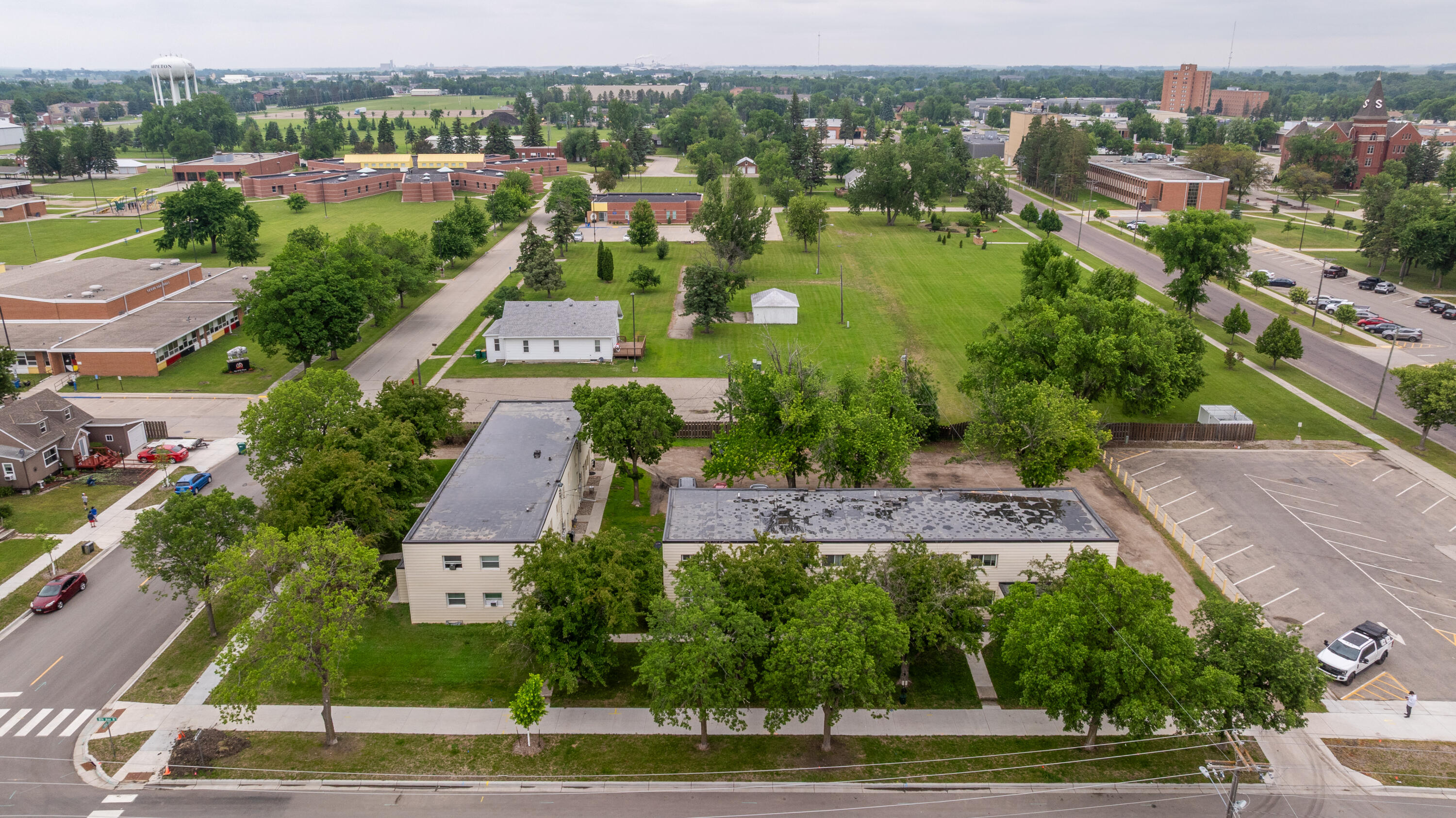 702 8th Avenue N Property Photo 9