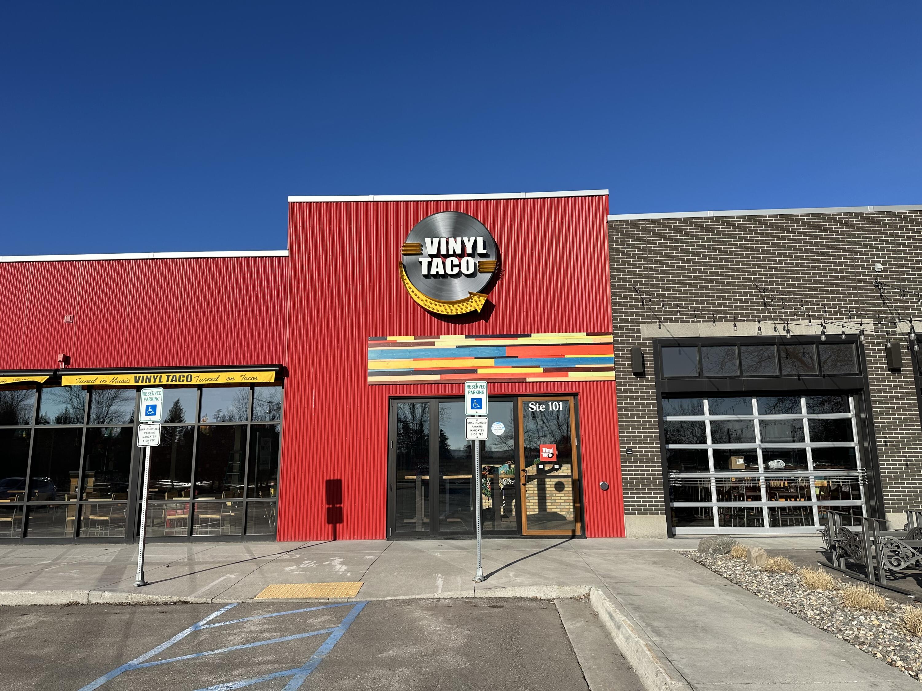 1970 S Columbia Rd Property Photo 1