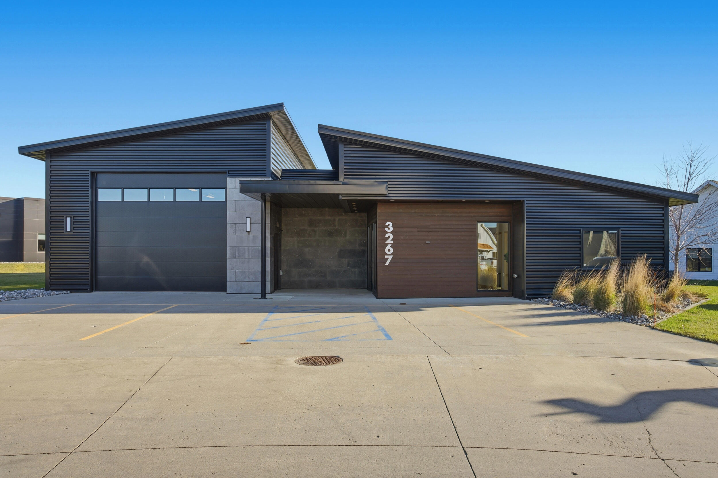 3267 Oak Ridge Loop E Property Photo 1