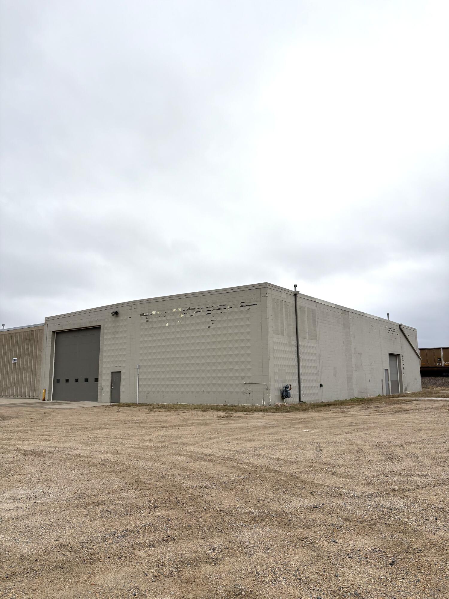 1910 1st Avenue N Property Photo 3